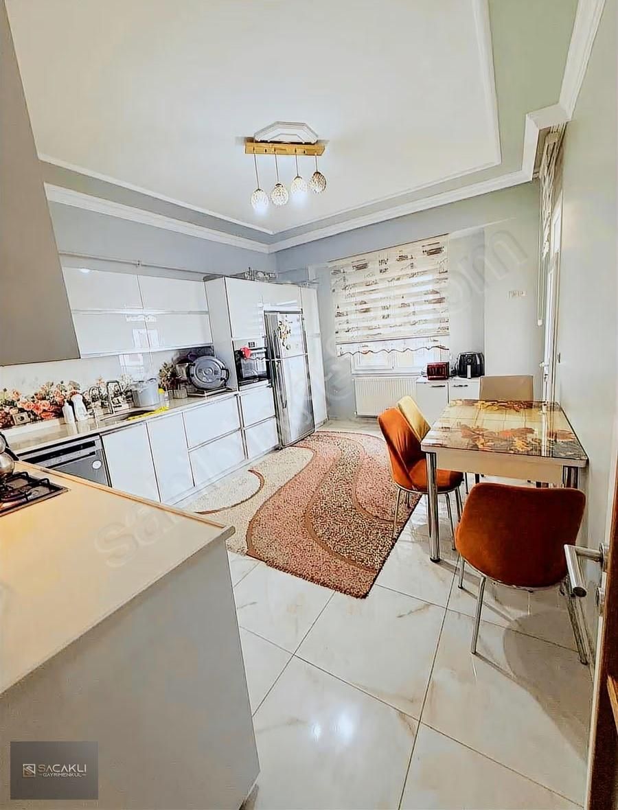 Kadir Saçaklıdan Ay Yapı Sitesinde 4+1 Daire - Görsel 4