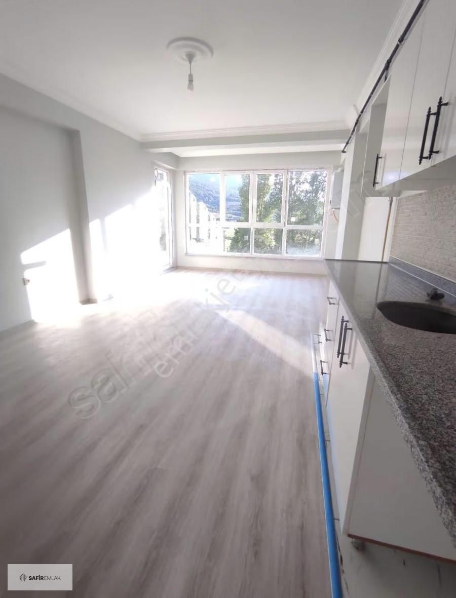 Teşvikiye'de Kiralık 2+1 Daire - Görsel 3