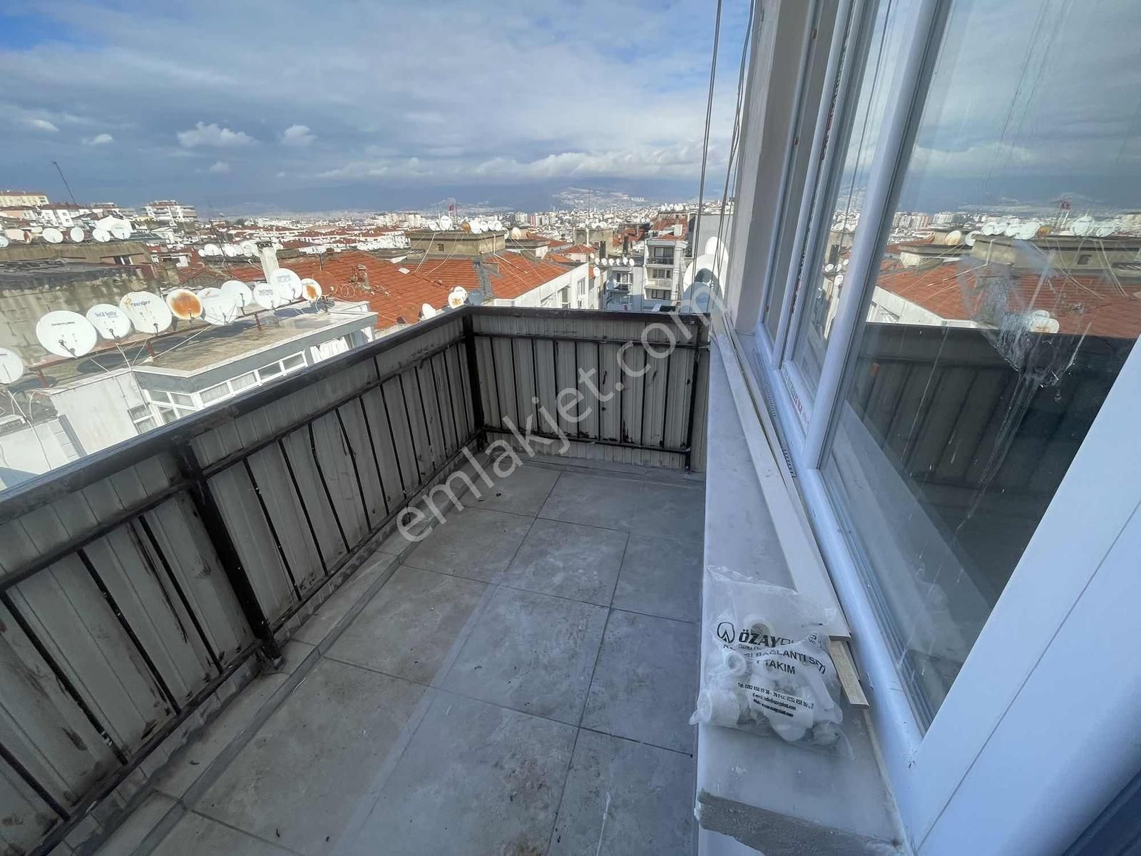 Balkondan İzmir Ve Deniz Manzaralı 2+1 Yapılı Daire - Görsel 17