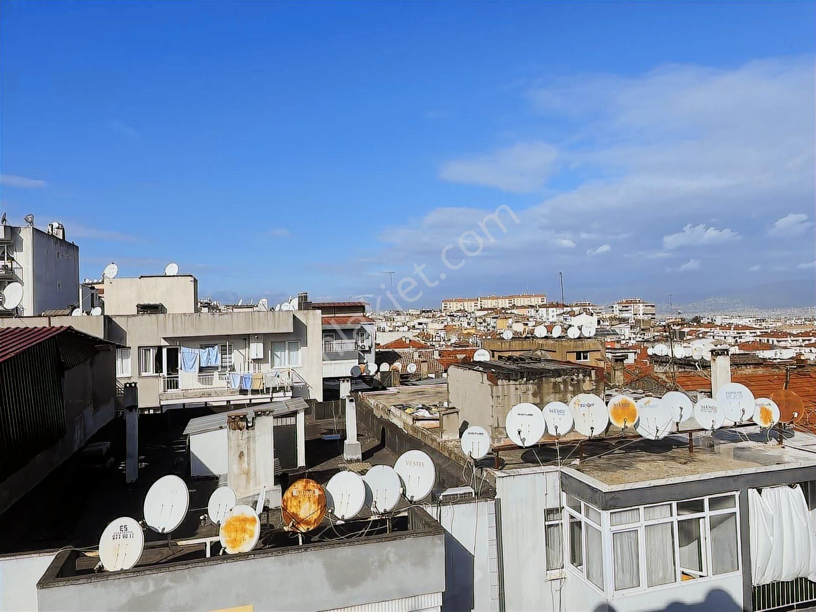 Balkondan İzmir Ve Deniz Manzaralı 2+1 Yapılı Daire - Görsel 6