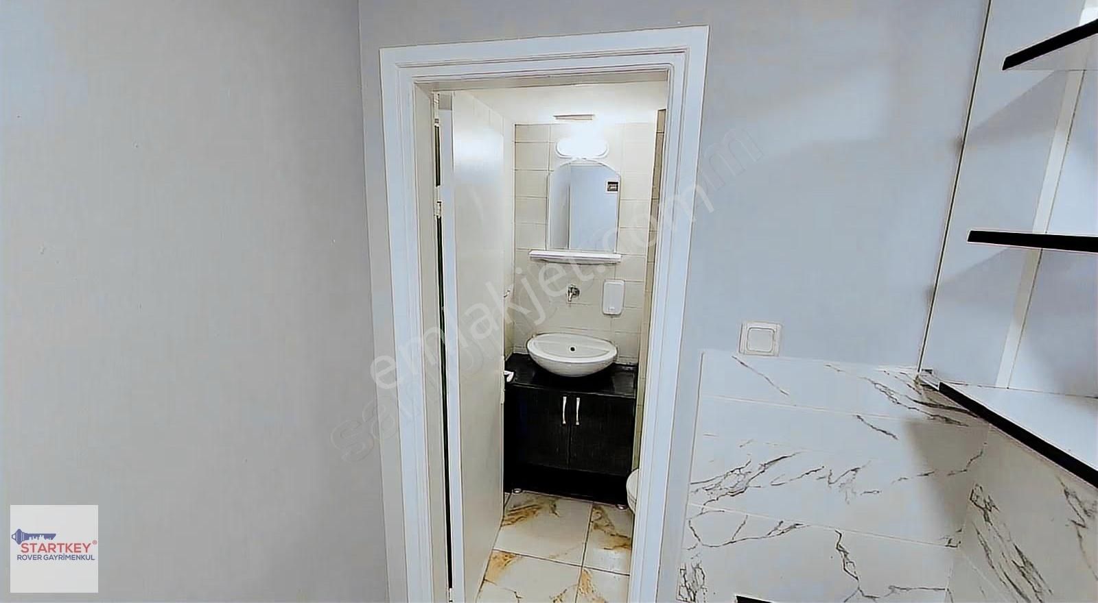 İzmir Çankaya İş Merkezinde Tadilatlı Kiralık Ofis - Görsel 12