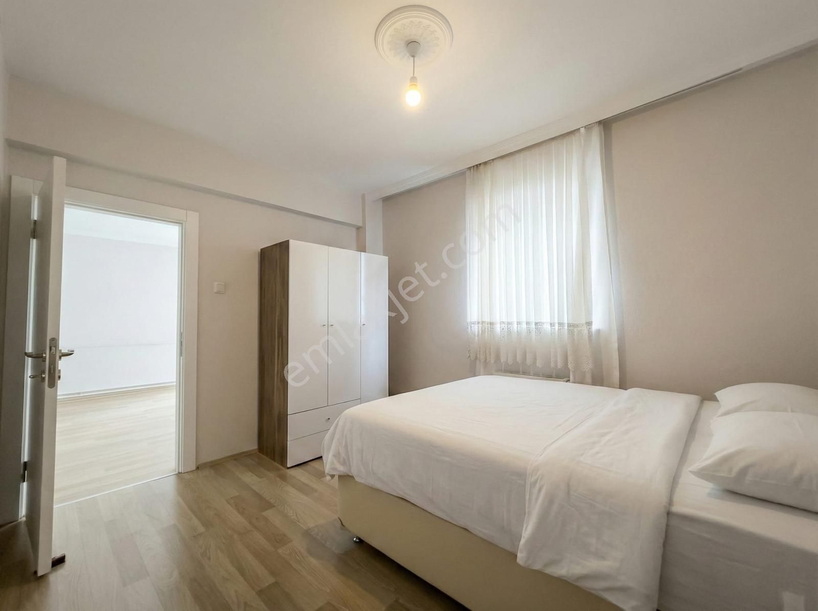 Çankaya Naci Çakır Mahallesinde Kombili Ve Eşyalı 3+1 Ara Kat - Görsel 7