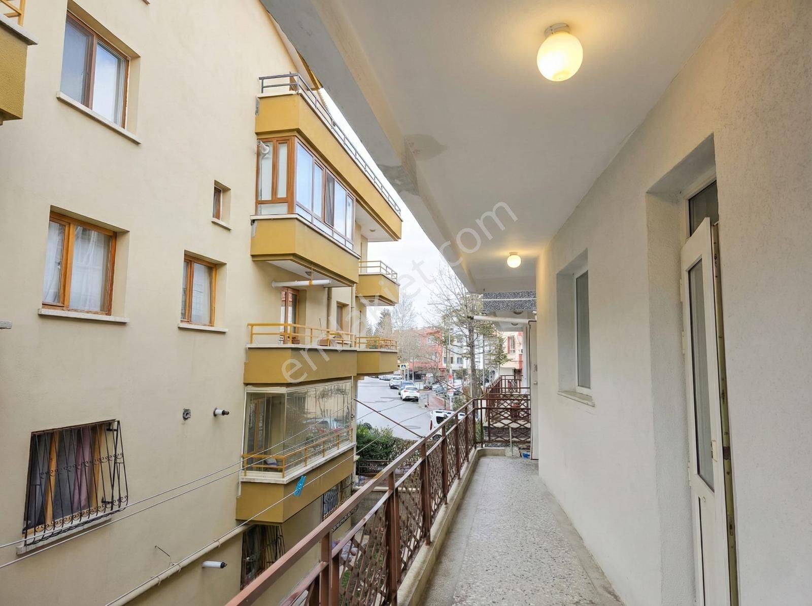 Çankaya Naci Çakır Mahallesinde Kombili Ve Eşyalı 3+1 Ara Kat - Görsel 9