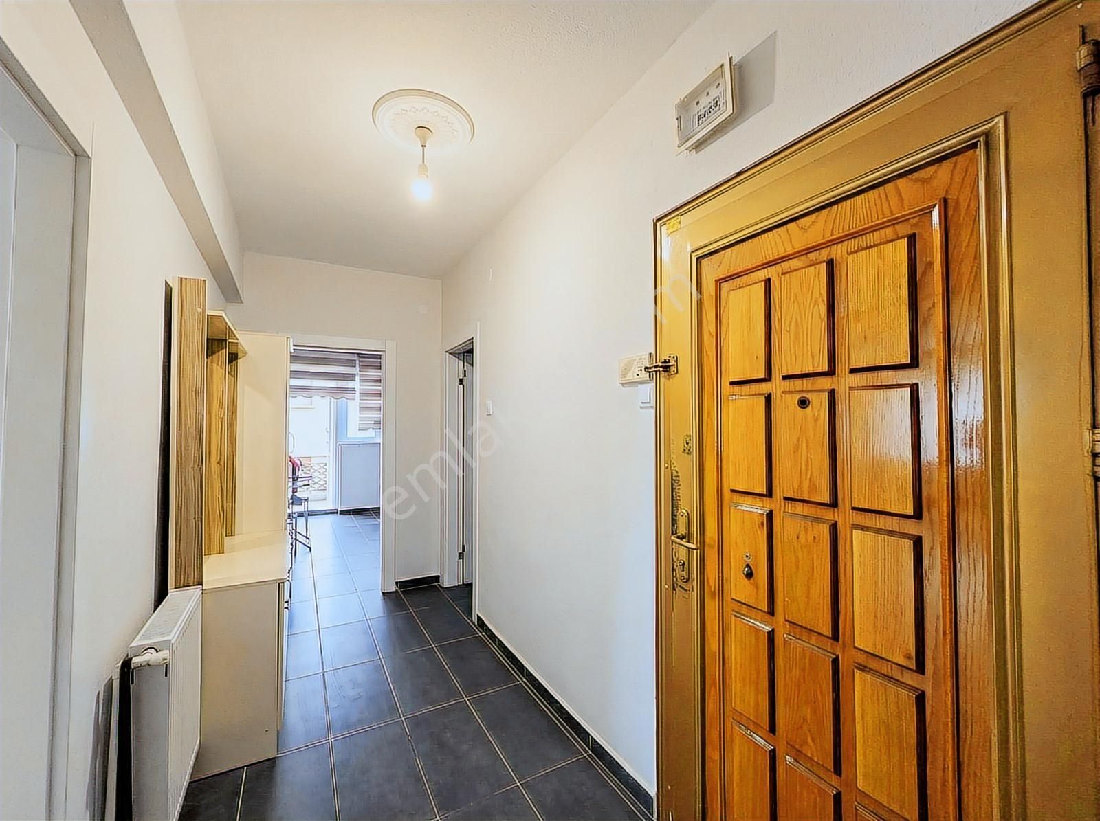 Çankaya Naci Çakır Mahallesinde Kombili Ve Eşyalı 3+1 Ara Kat - Görsel 17