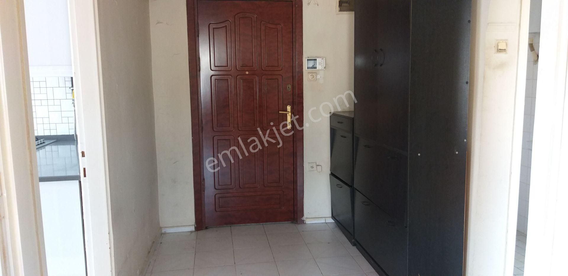 Bayraklı Mansuroğlu Mah. Çamkıran Durağının Karşısında Satılık Komple Kılasik Daire (yatırımlık) - Görsel 14