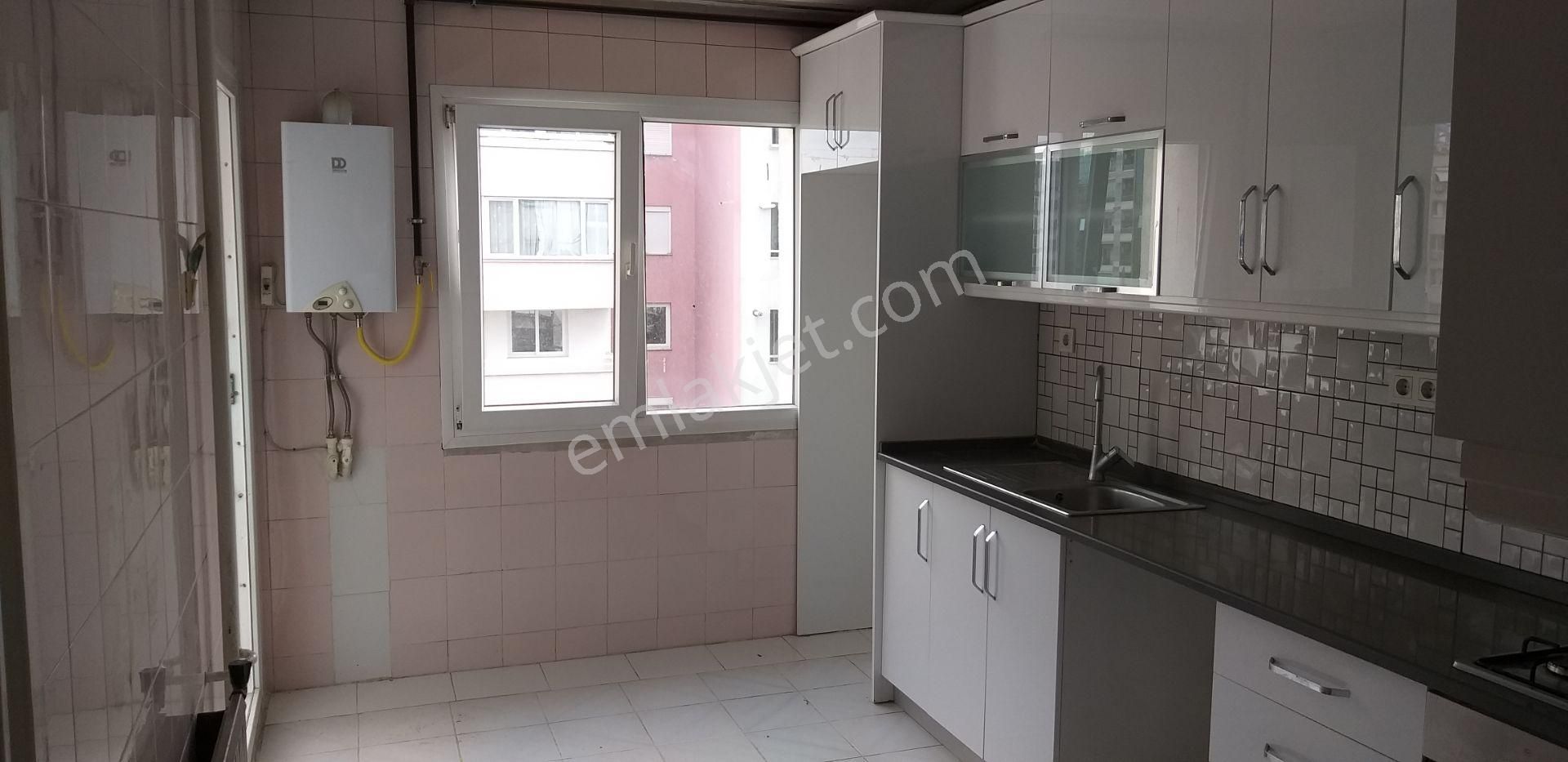 Bayraklı Mansuroğlu Mah. Çamkıran Durağının Karşısında Satılık Komple Kılasik Daire (yatırımlık) - Görsel 2