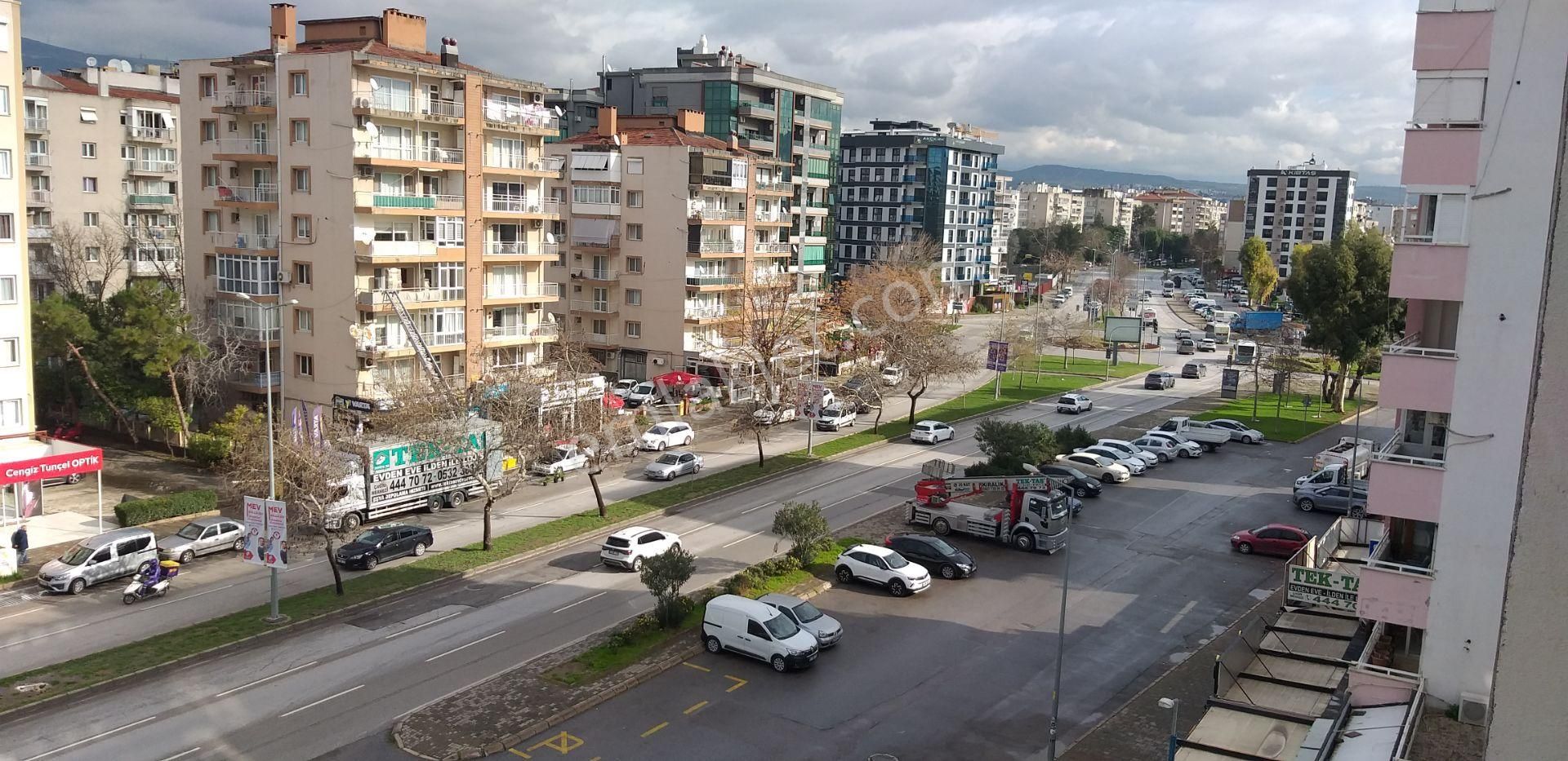 Bayraklı Mansuroğlu Mah. Çamkıran Durağının Karşısında Satılık Komple Kılasik Daire (yatırımlık) - Görsel 22