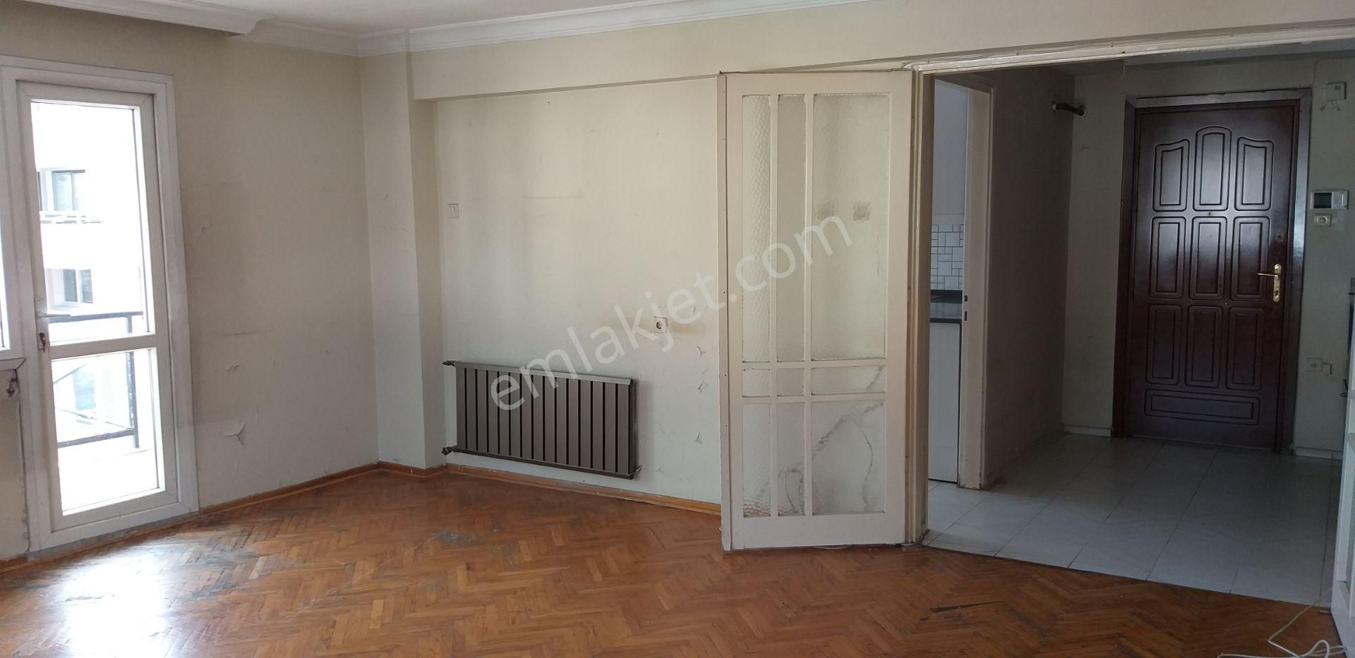 Bayraklı Mansuroğlu Mah. Çamkıran Durağının Karşısında Satılık Komple Kılasik Daire (yatırımlık) - Görsel 8