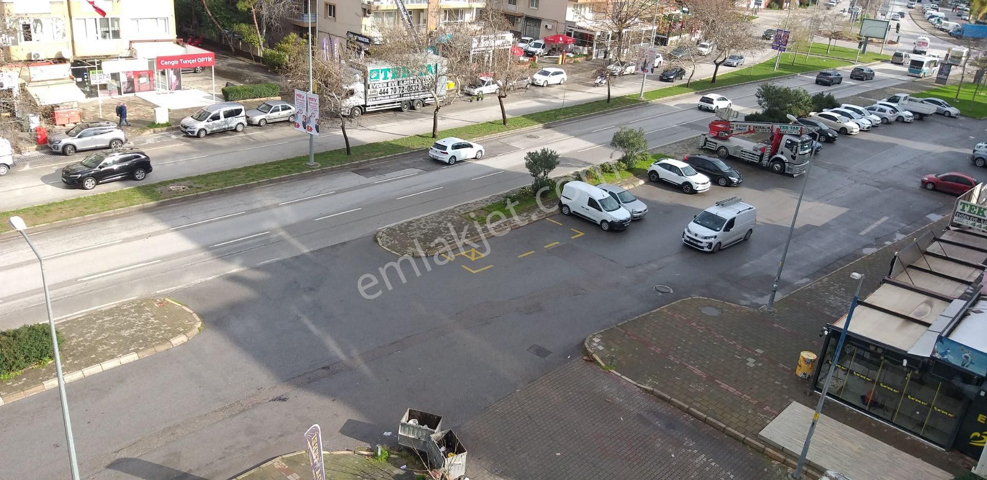 Bayraklı Mansuroğlu Mah. Çamkıran Durağının Karşısında Satılık Komple Kılasik Daire (yatırımlık) - Görsel 21