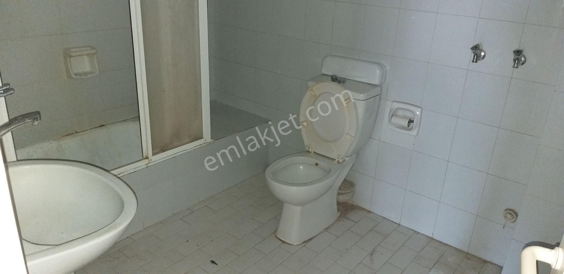 Bayraklı Mansuroğlu Mah. Çamkıran Durağının Karşısında Satılık Komple Kılasik Daire (yatırımlık) - Görsel 3