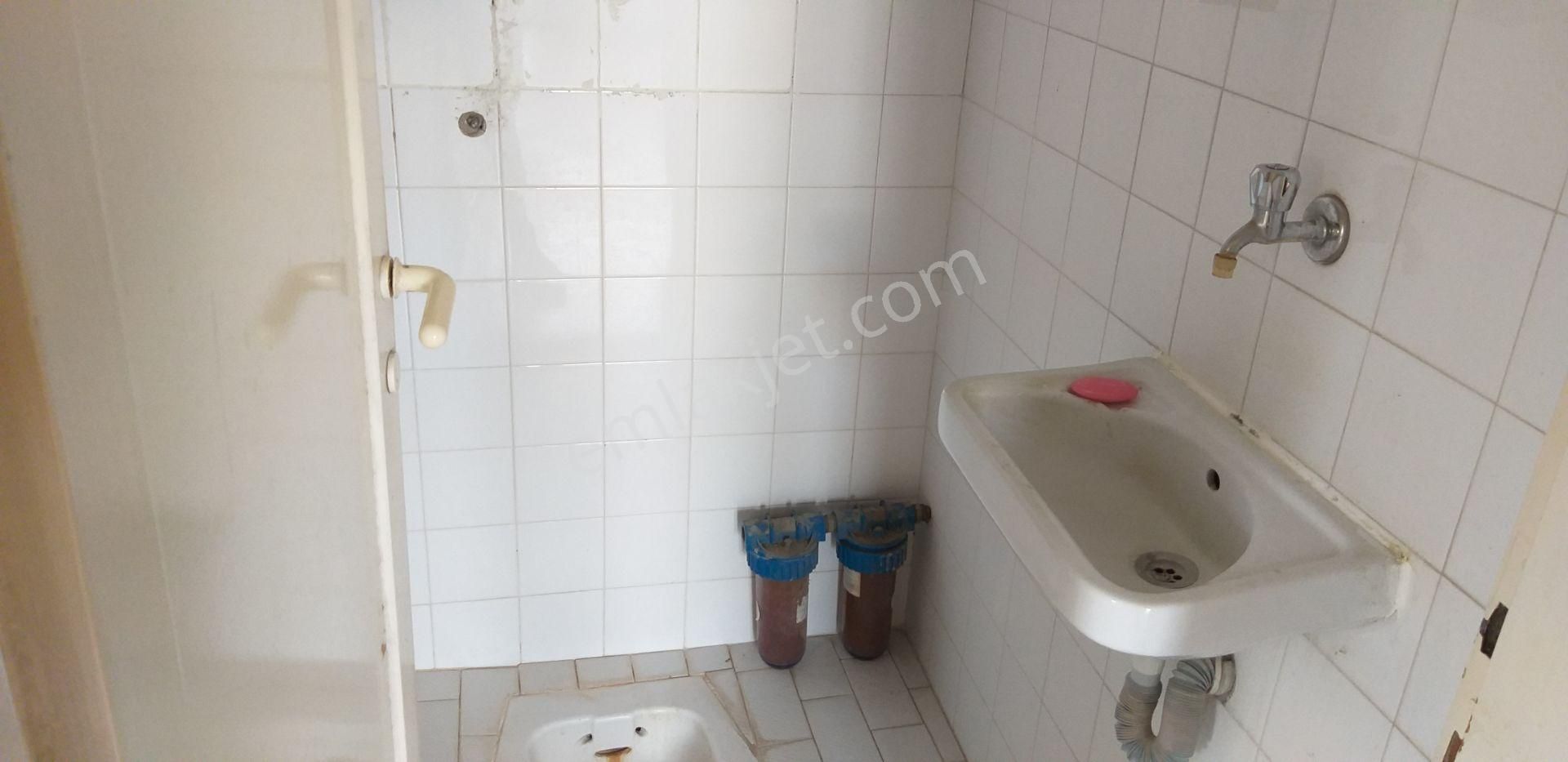 Bayraklı Mansuroğlu Mah. Çamkıran Durağının Karşısında Satılık Komple Kılasik Daire (yatırımlık) - Görsel 4