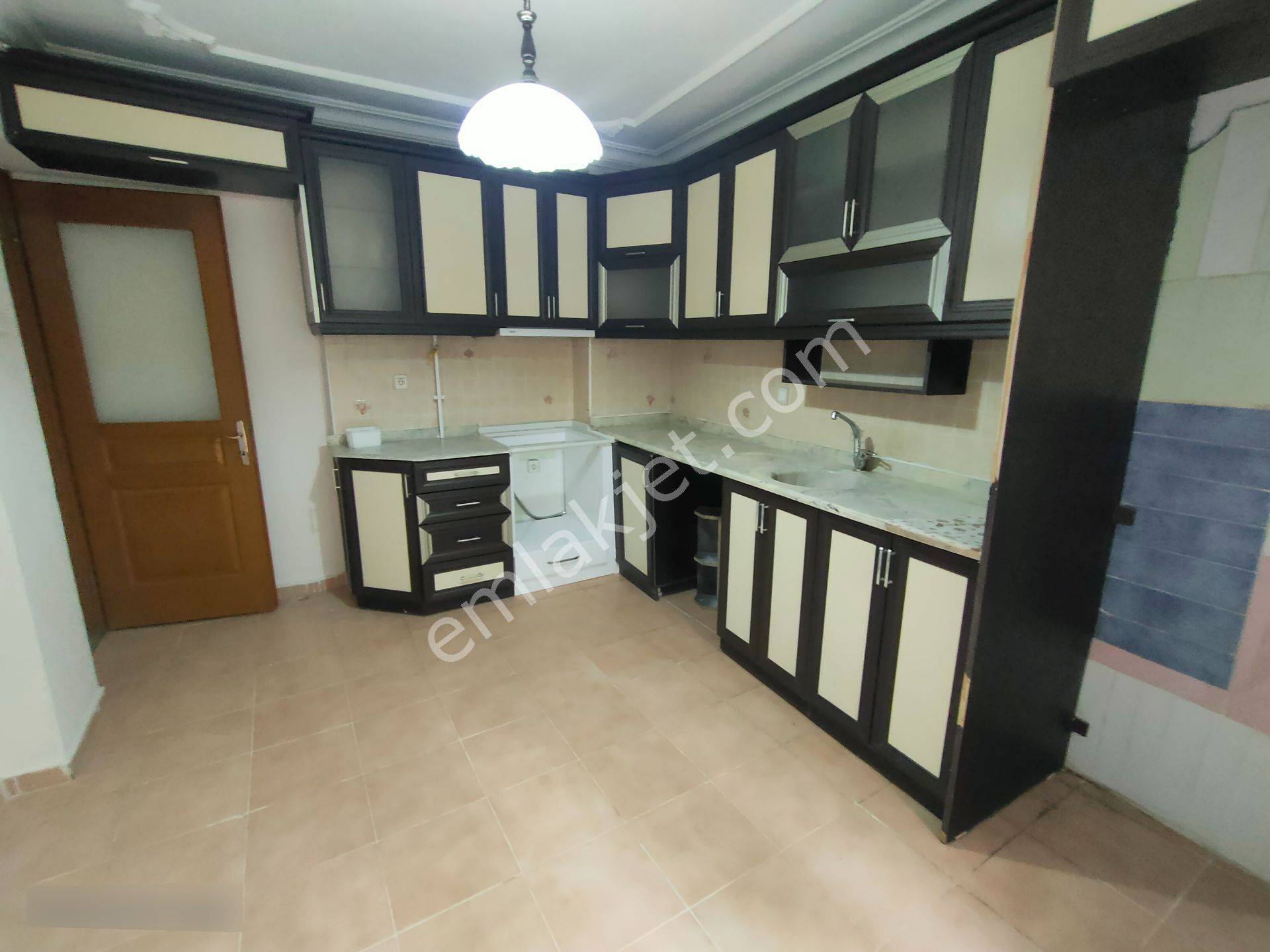 Kurtuluş Mahallesinde Doğalgazlı Ve Klimalı Kiralık Daire - Görsel 2