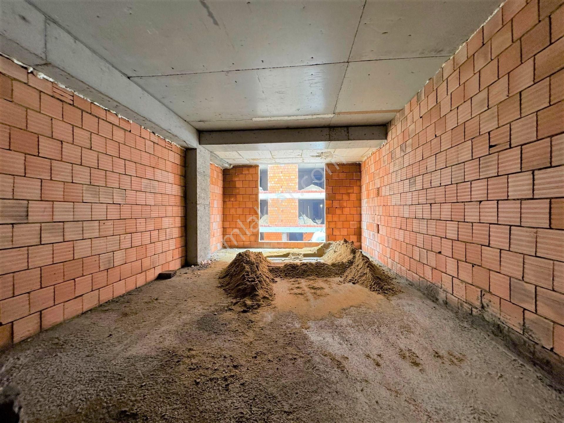 Bahçelievler Feritselimpaşa Caddesi'ne 3.binada 5.kat 2+1 Daire