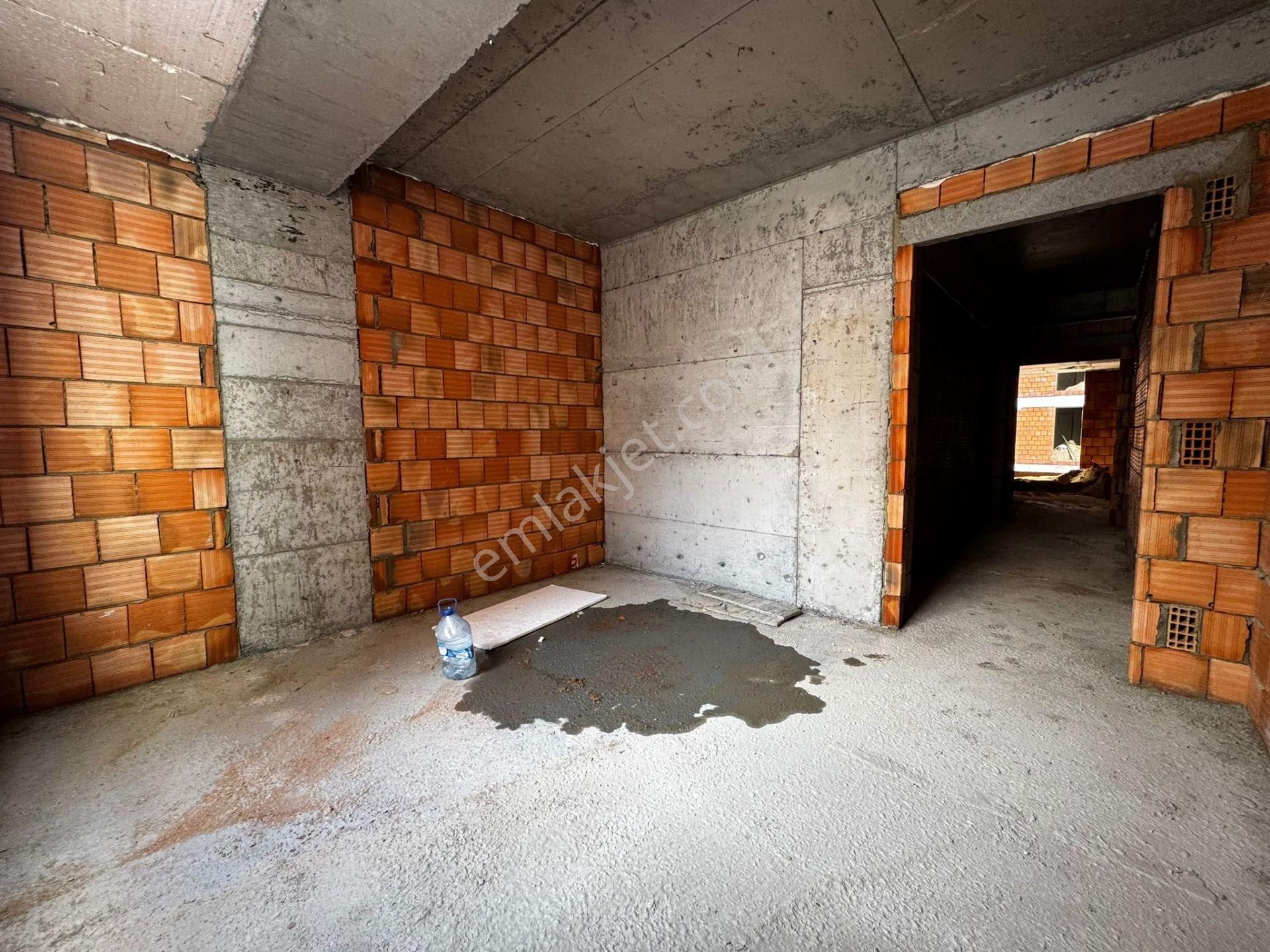 Bahçelievler Feritselimpaşa Caddesi'ne 3.binada 5.kat 2+1 Daire - Görsel 4