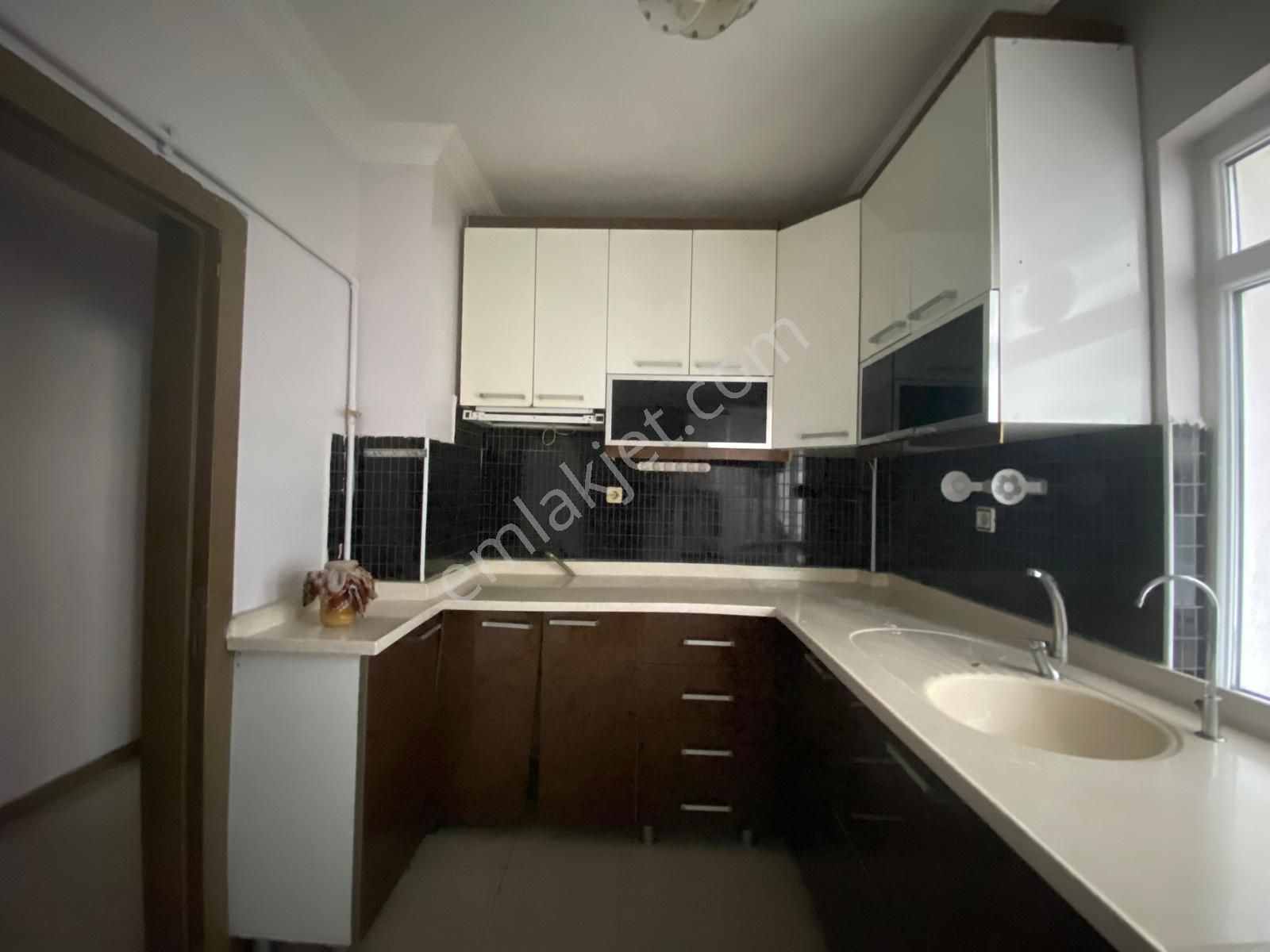 Koza Emlak'tan Mareşal Çakmak Mahalesinde Full Yapılı Kat Konumunda 3+1 Güney Ön Cepheli Dairee - Görsel 3