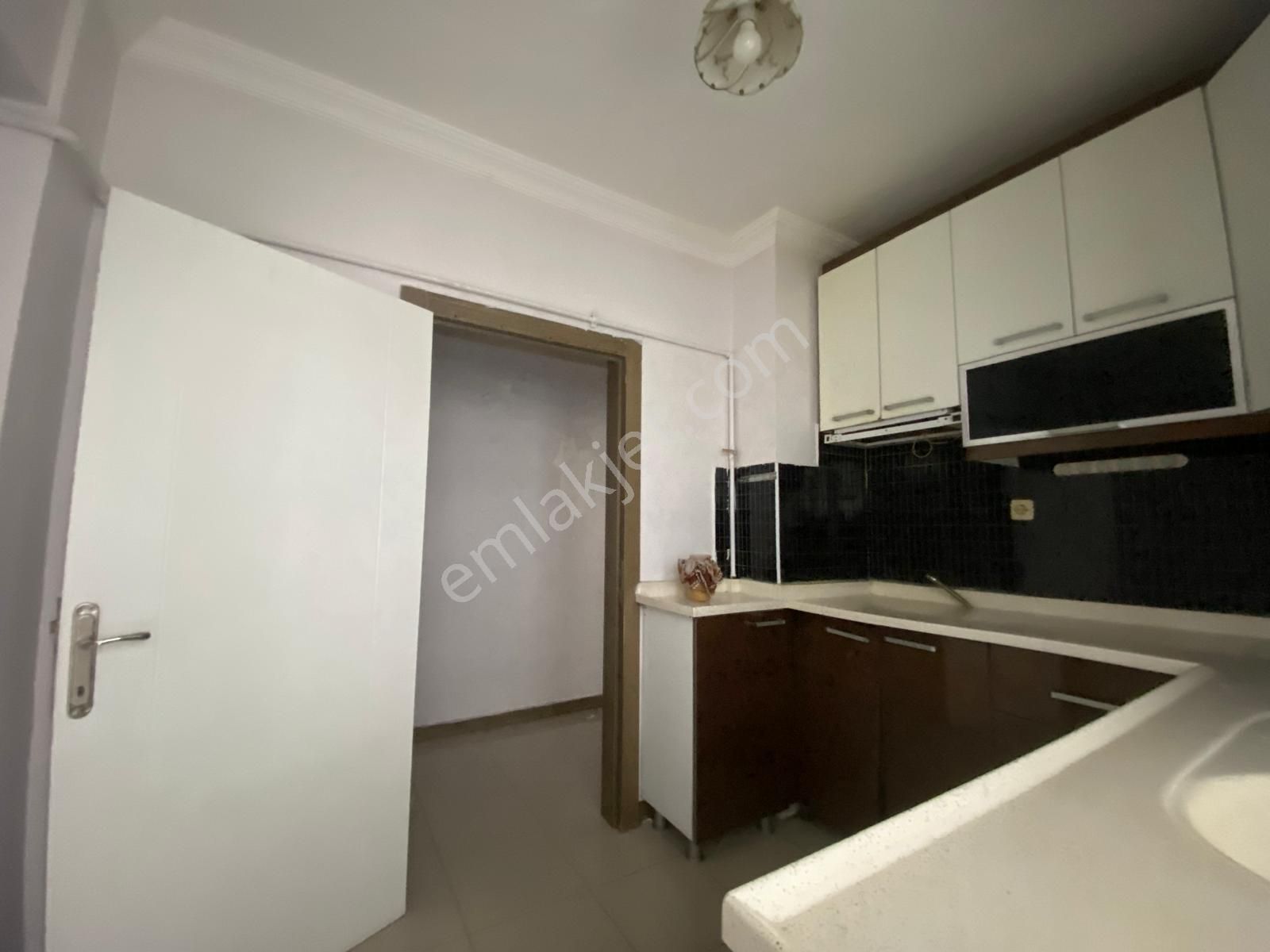 Koza Emlak'tan Mareşal Çakmak Mahalesinde Full Yapılı Kat Konumunda 3+1 Güney Ön Cepheli Dairee - Görsel 4