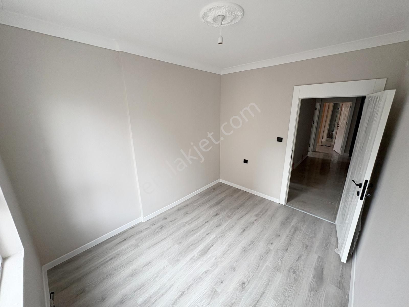 3+1 1.kat Ayvalı Merkezde Sıfır Geniş Oturum E.banyo Asansör - Görsel 28