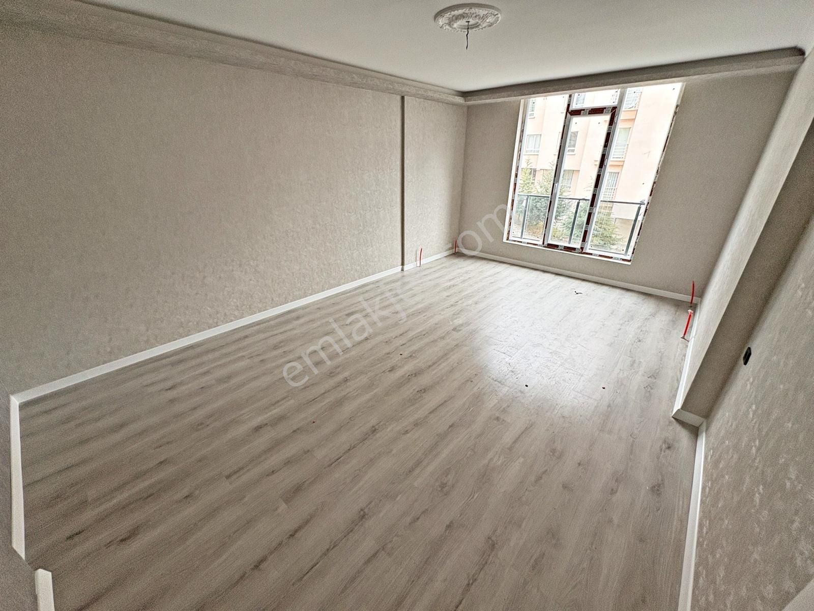 3+1 1.kat Ayvalı Merkezde Sıfır Geniş Oturum E.banyo Asansör - Görsel 13
