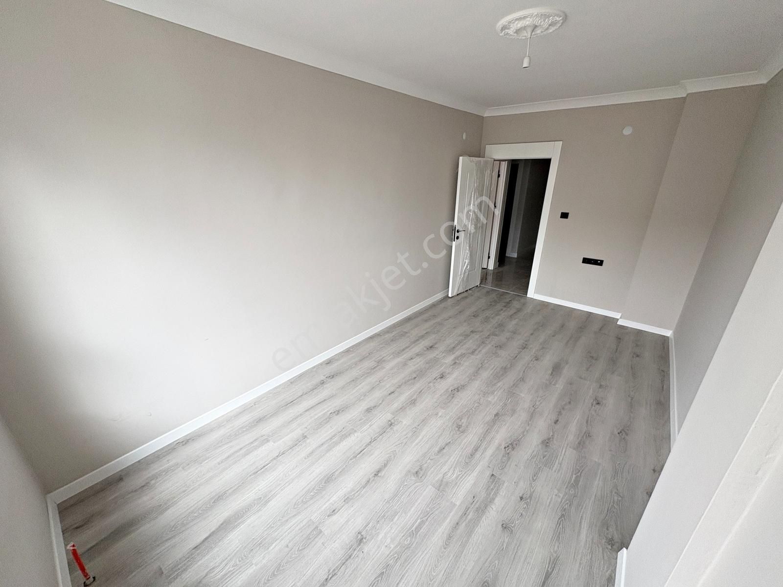 3+1 1.kat Ayvalı Merkezde Sıfır Geniş Oturum E.banyo Asansör - Görsel 20