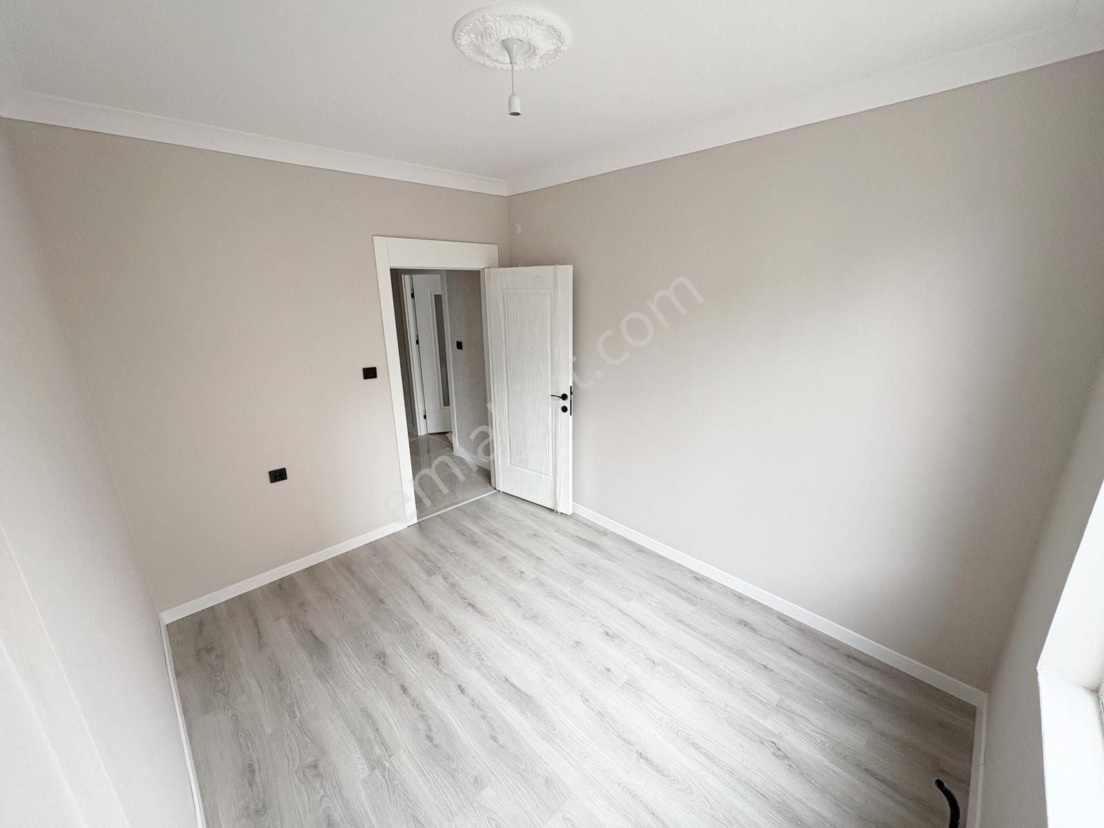 3+1 1.kat Ayvalı Merkezde Sıfır Geniş Oturum E.banyo Asansör - Görsel 27
