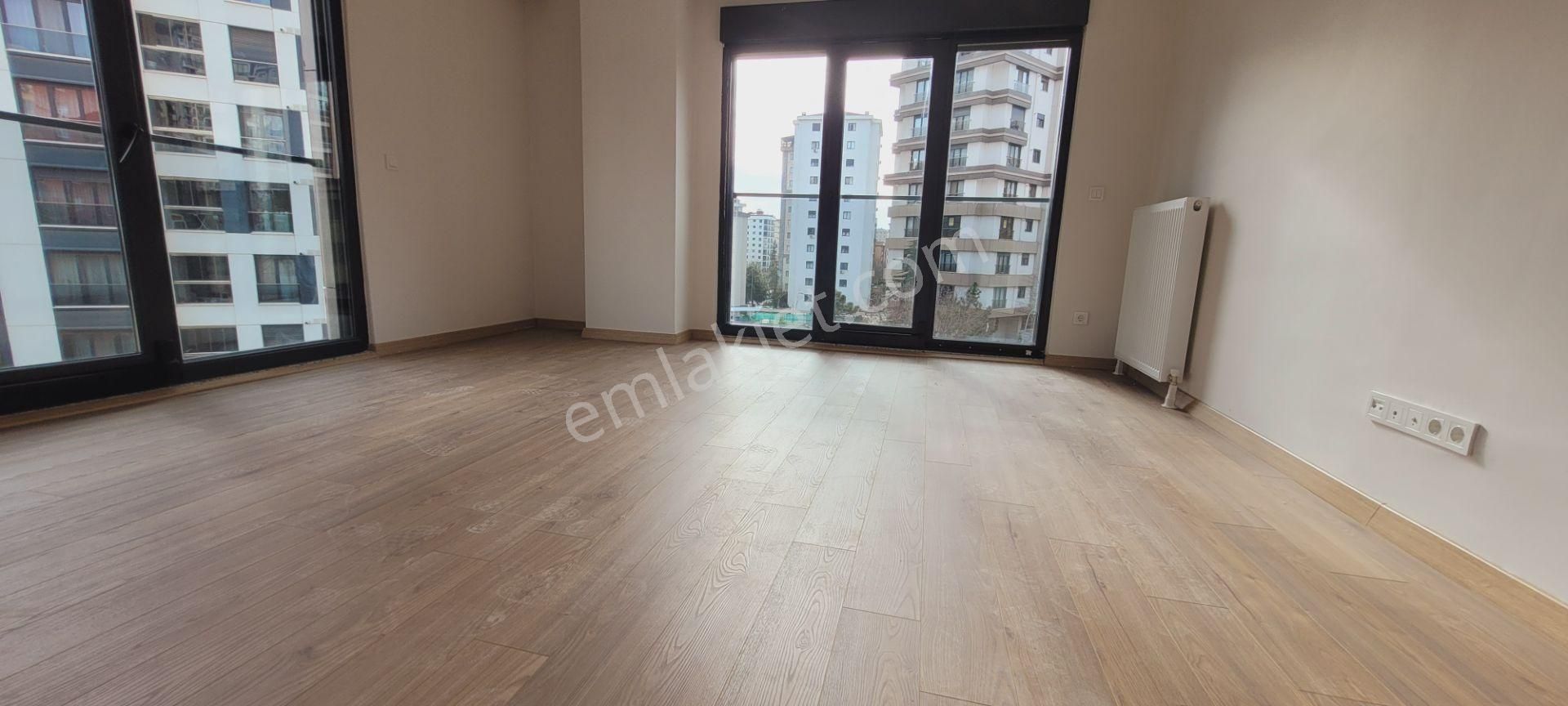 Şenesenevlerde Yüzme Havuzlu Güvenlikli 2+1 Net 65m2 - Görsel 6