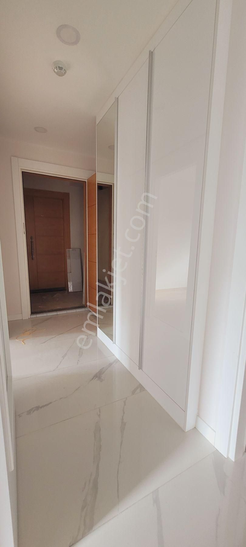 Şenesenevlerde Yüzme Havuzlu Güvenlikli 2+1 Net 65m2 - Görsel 23