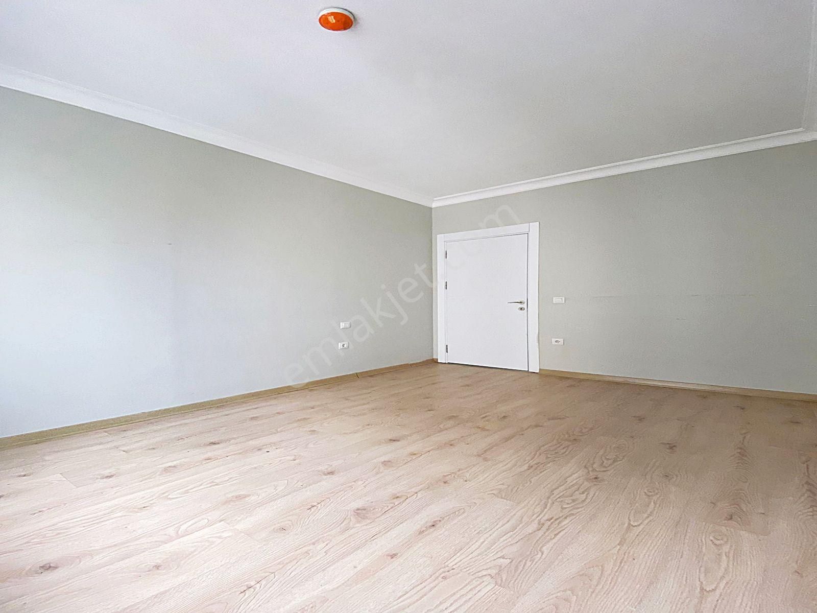 Cadde34'den Devlet Hastanesinin Dibinde Aile Oturumuna Uygun Otoparklı Sitede 2+1 Satılık Daire - Görsel 30