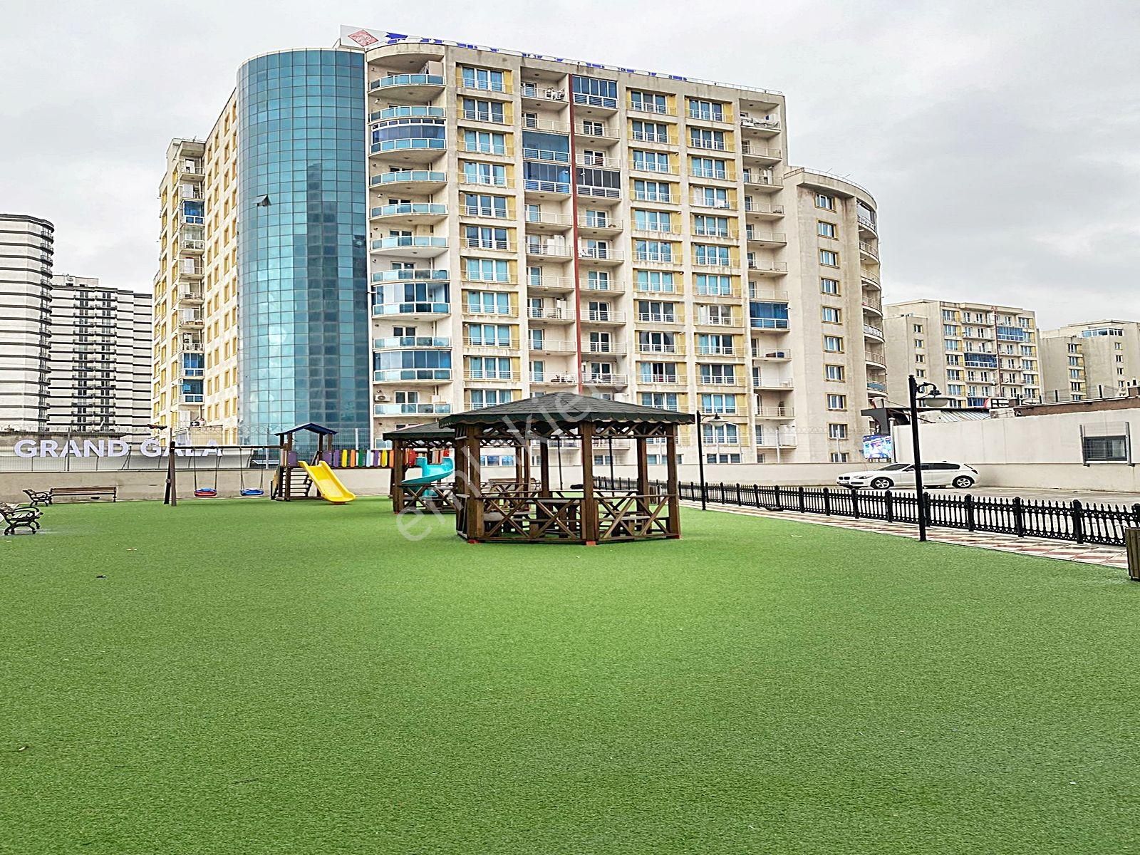 Cadde34'den Devlet Hastanesinin Dibinde Aile Oturumuna Uygun Otoparklı Sitede 2+1 Satılık Daire - Görsel 22