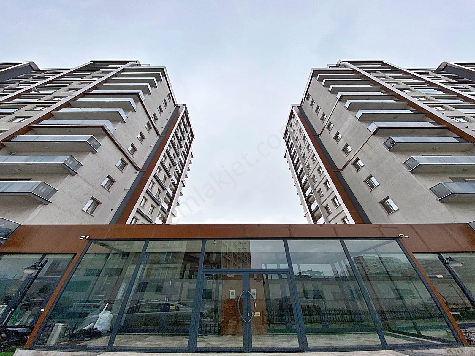 Cadde34'den Devlet Hastanesinin Dibinde Aile Oturumuna Uygun Otoparklı Sitede 2+1 Satılık Daire - Görsel 9