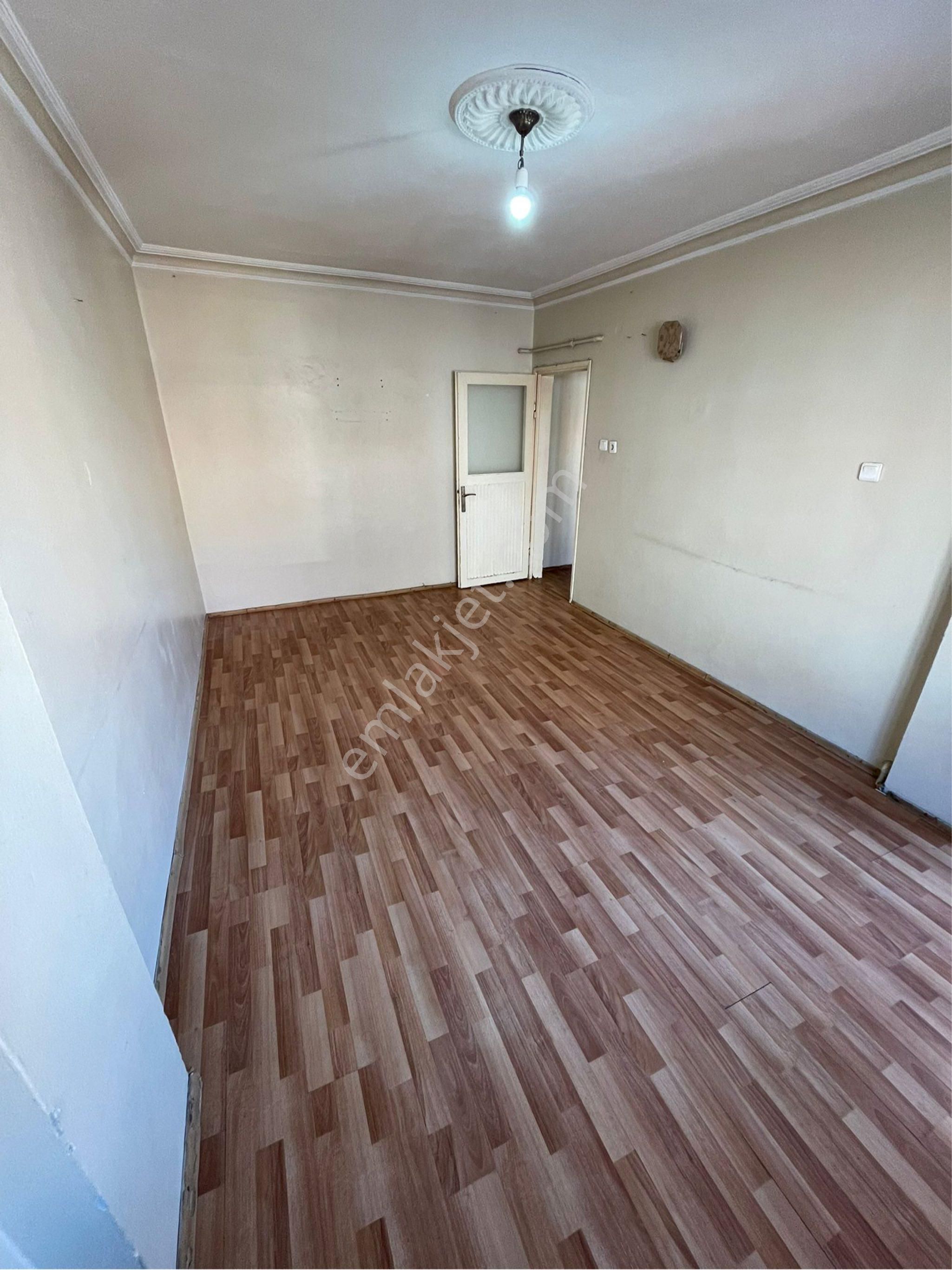 Emir Emlak’dan 3+1 4 Kat Yerli Ailelere Temiz Daire - Görsel 3