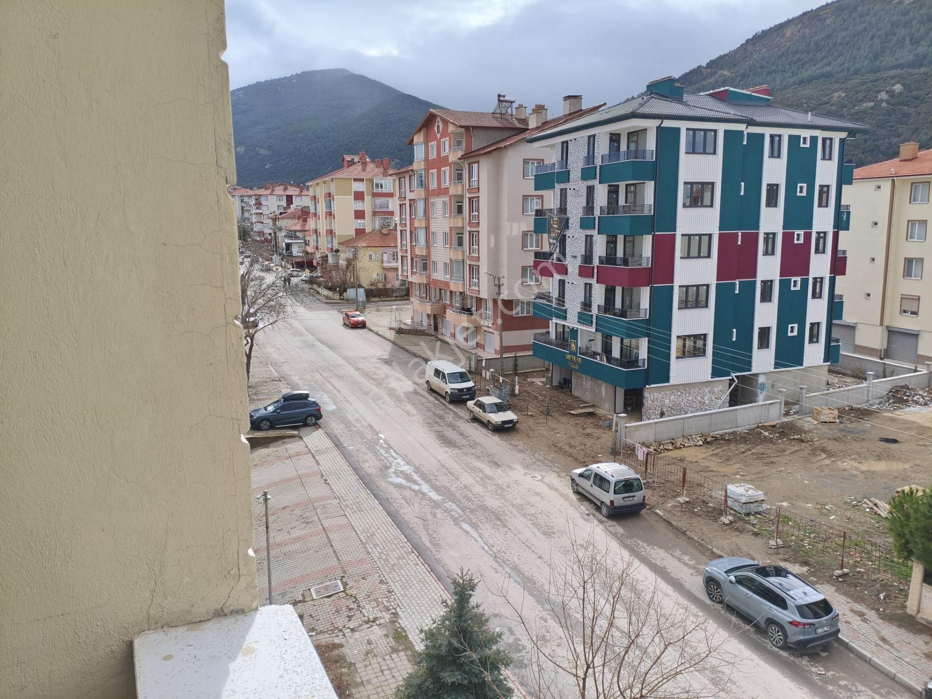 Yarenler Mahallesinde 3 Yol Ağzında Ara Kat Kiralık Daire - Görsel 4
