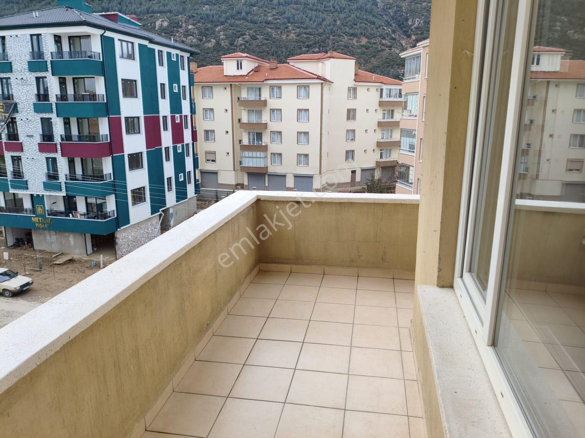 Yarenler Mahallesinde 3 Yol Ağzında Ara Kat Kiralık Daire - Görsel 18