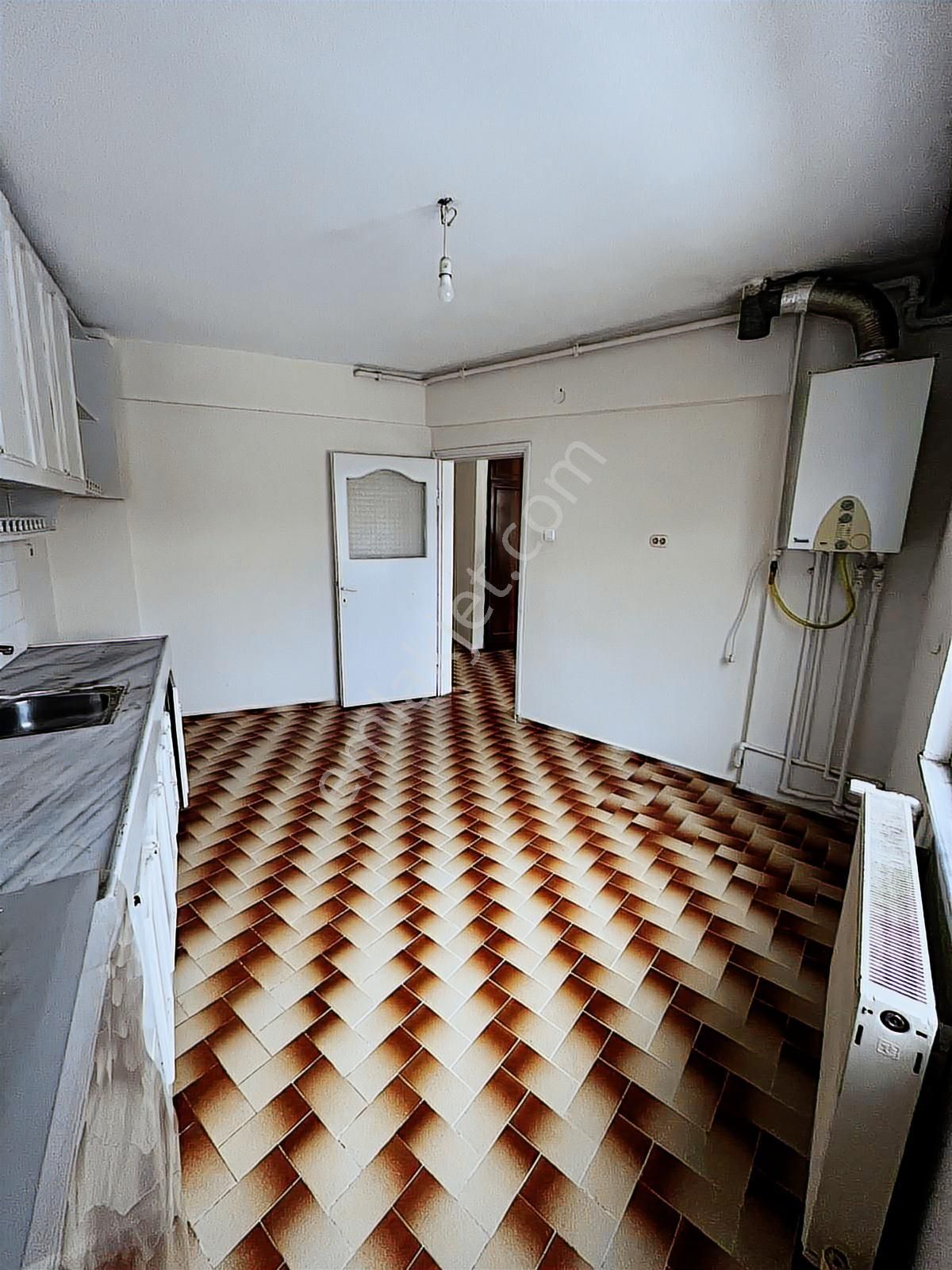 Eğitim Mahallesi Proftezok Caddesinde - Görsel 13