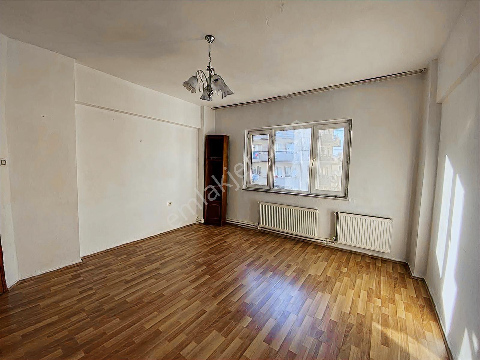 1+1 Fiyatına Esenlerde Fırsat 3+1 - Görsel 2