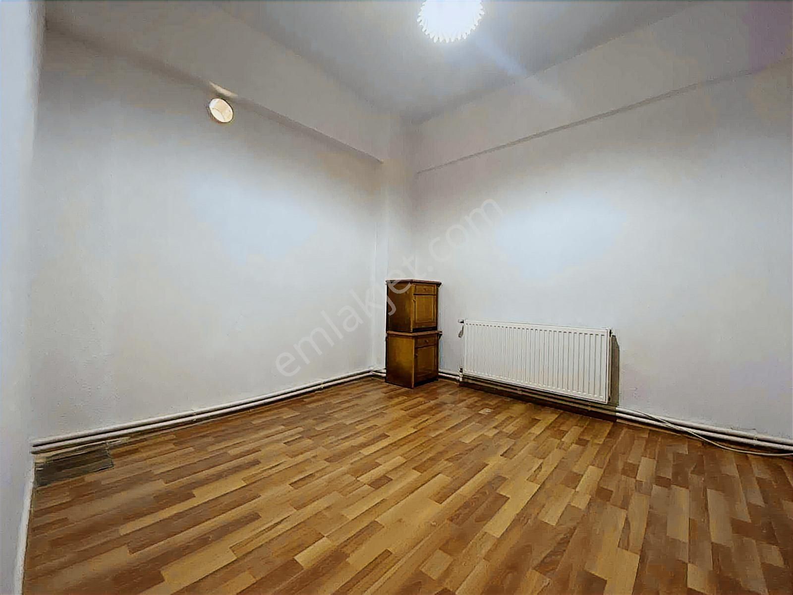 1+1 Fiyatına Esenlerde Fırsat 3+1 - Görsel 3