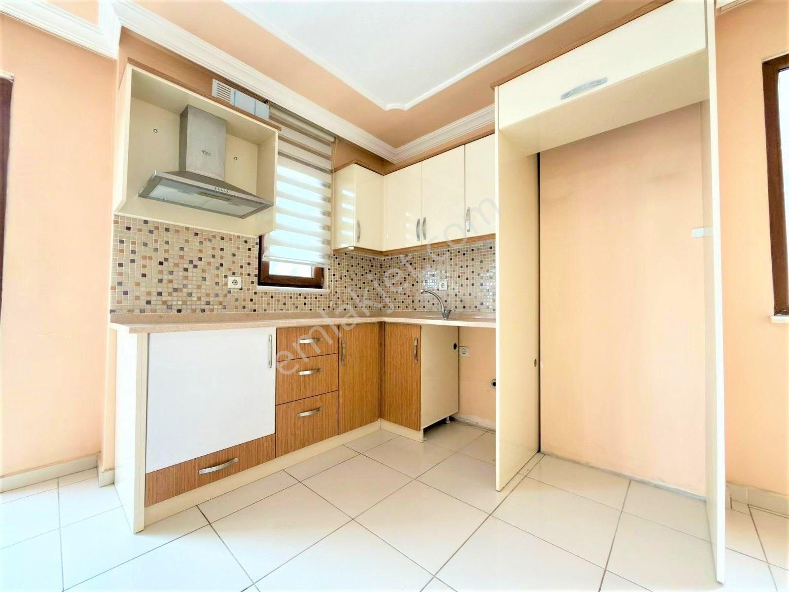 🌀gültaş Emlaktan Akçay Merkez'de Satılık – Denize Yakın – Ön Cephe 2+1 Daire Fırsatı