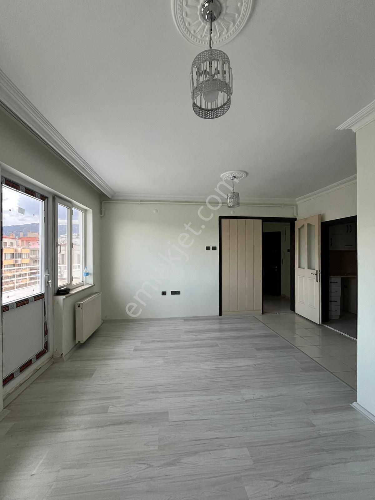 Denizli Merkezde Büyük Teraslı Manzaralı 2+1 Çatı Katı - Görsel 4