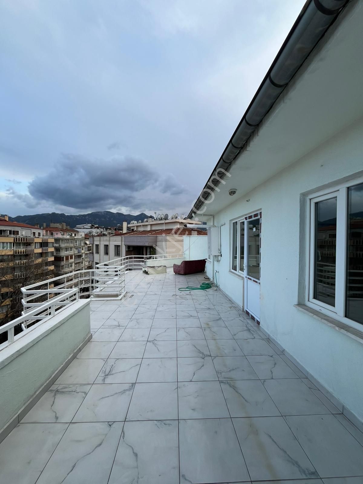 Denizli Merkezde Büyük Teraslı Manzaralı 2+1 Çatı Katı - Görsel 14