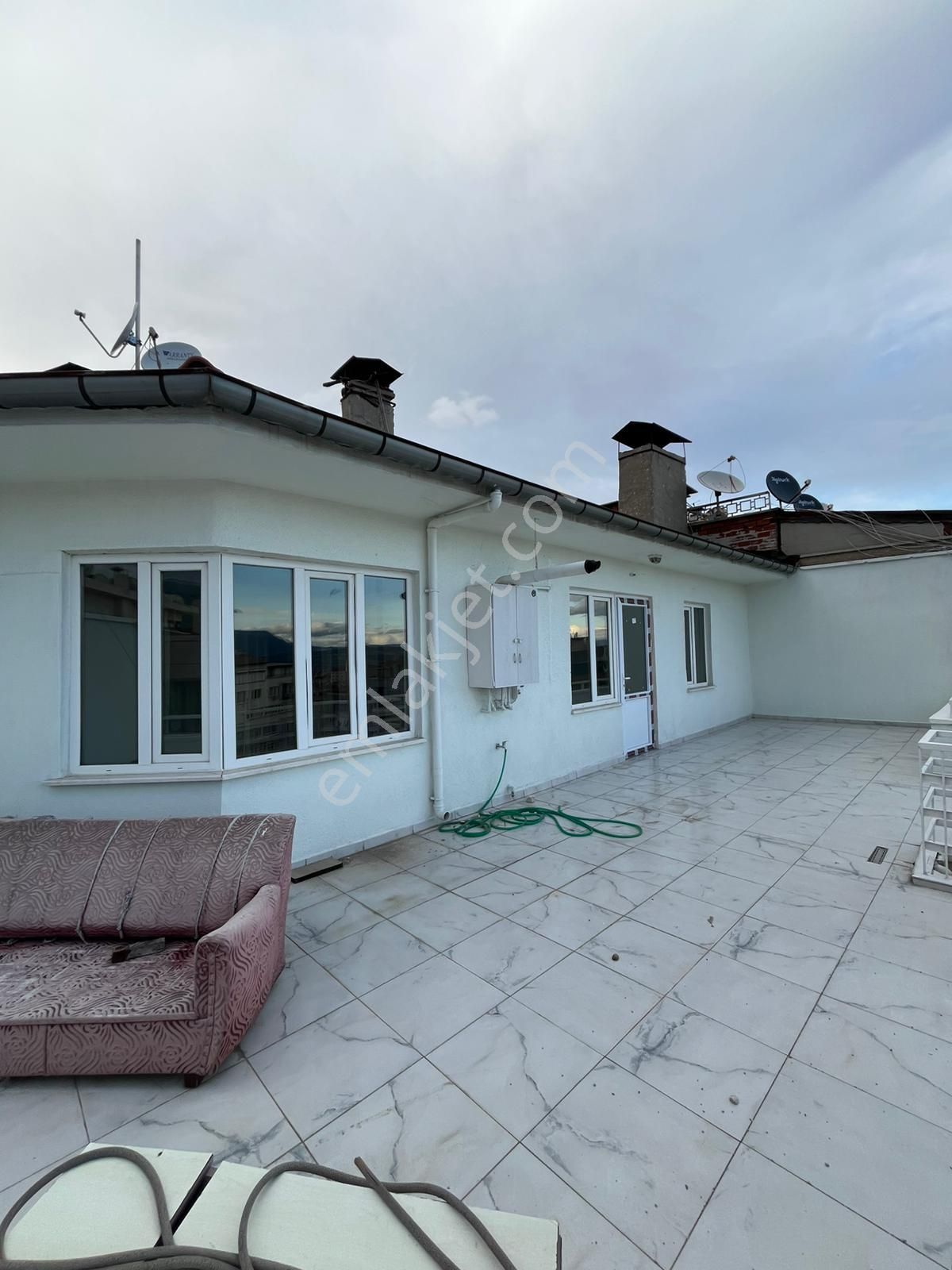 Denizli Merkezde Büyük Teraslı Manzaralı 2+1 Çatı Katı - Görsel 12