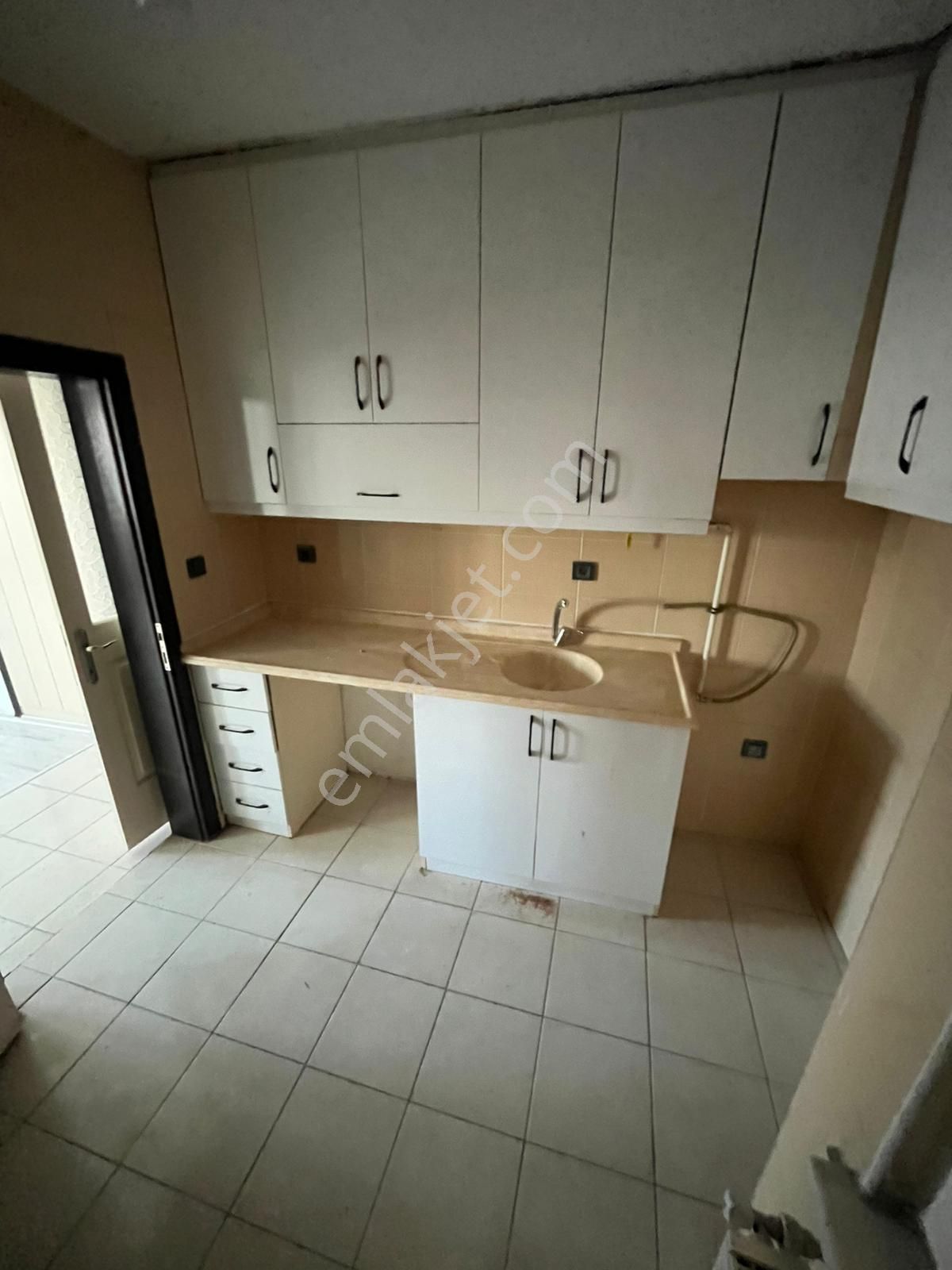 Denizli Merkezde Büyük Teraslı Manzaralı 2+1 Çatı Katı