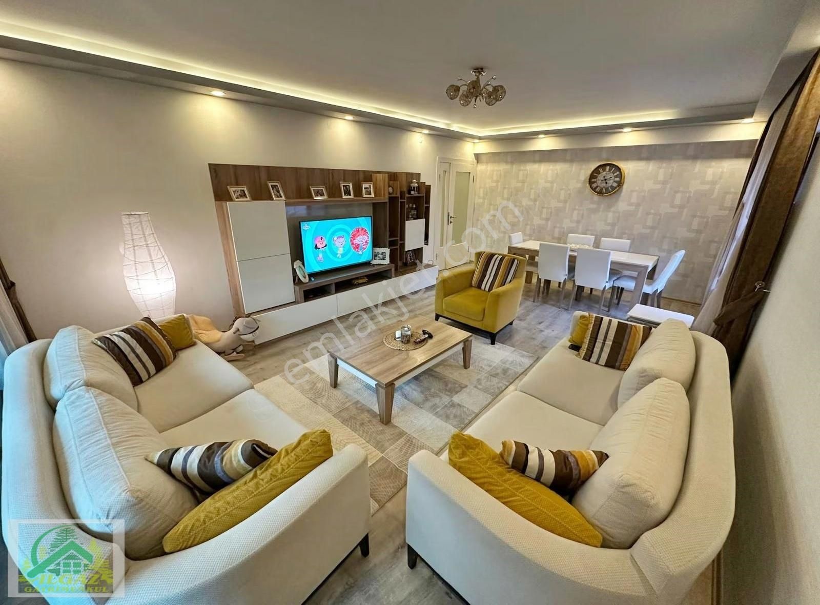 Ayvalı'da Seval Cd. Yakını 4+1 Ara Kat Teras Balkon Lüks Yapılı - Görsel 8
