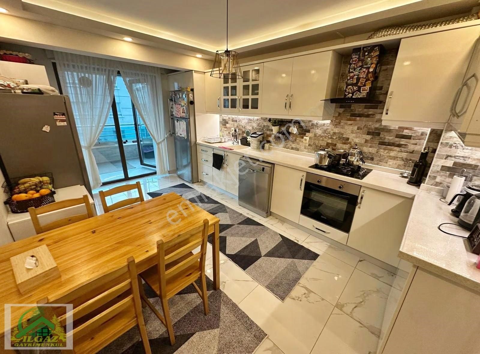 Ayvalı'da Seval Cd. Yakını 4+1 Ara Kat Teras Balkon Lüks Yapılı - Görsel 16