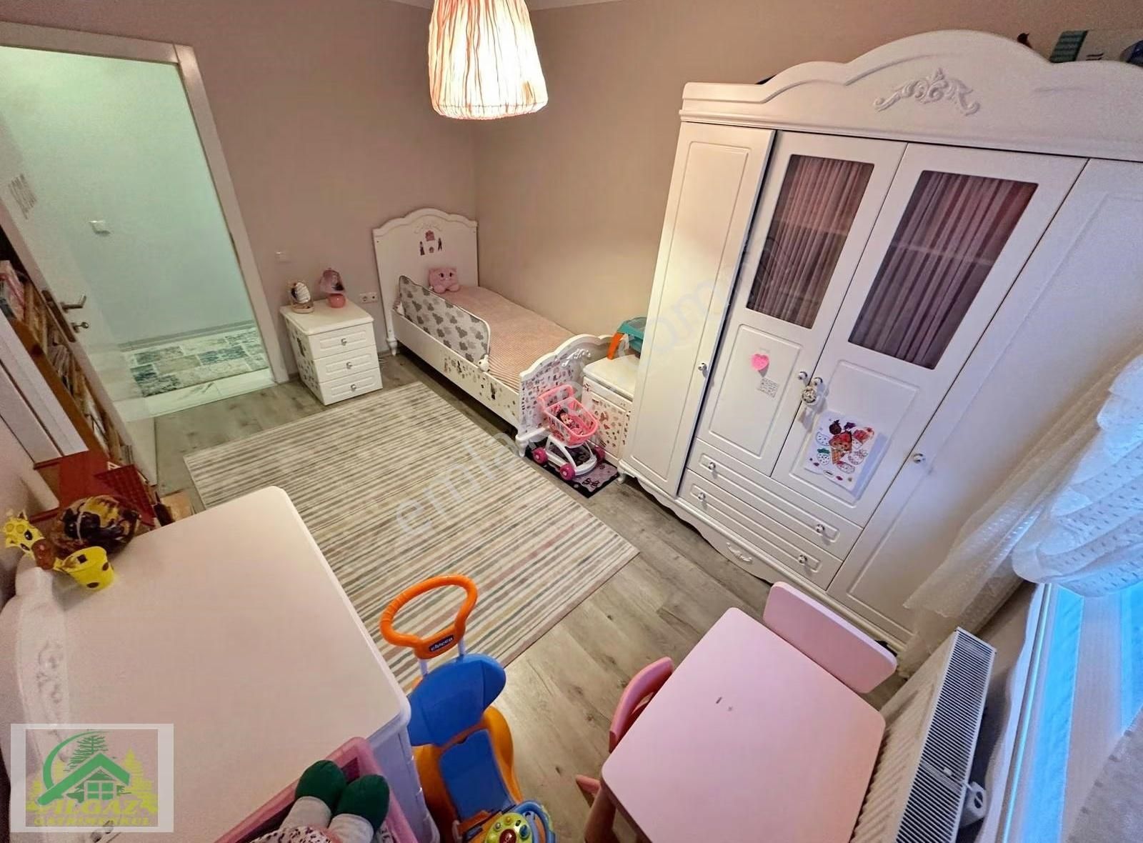 Ayvalı'da Seval Cd. Yakını 4+1 Ara Kat Teras Balkon Lüks Yapılı - Görsel 4