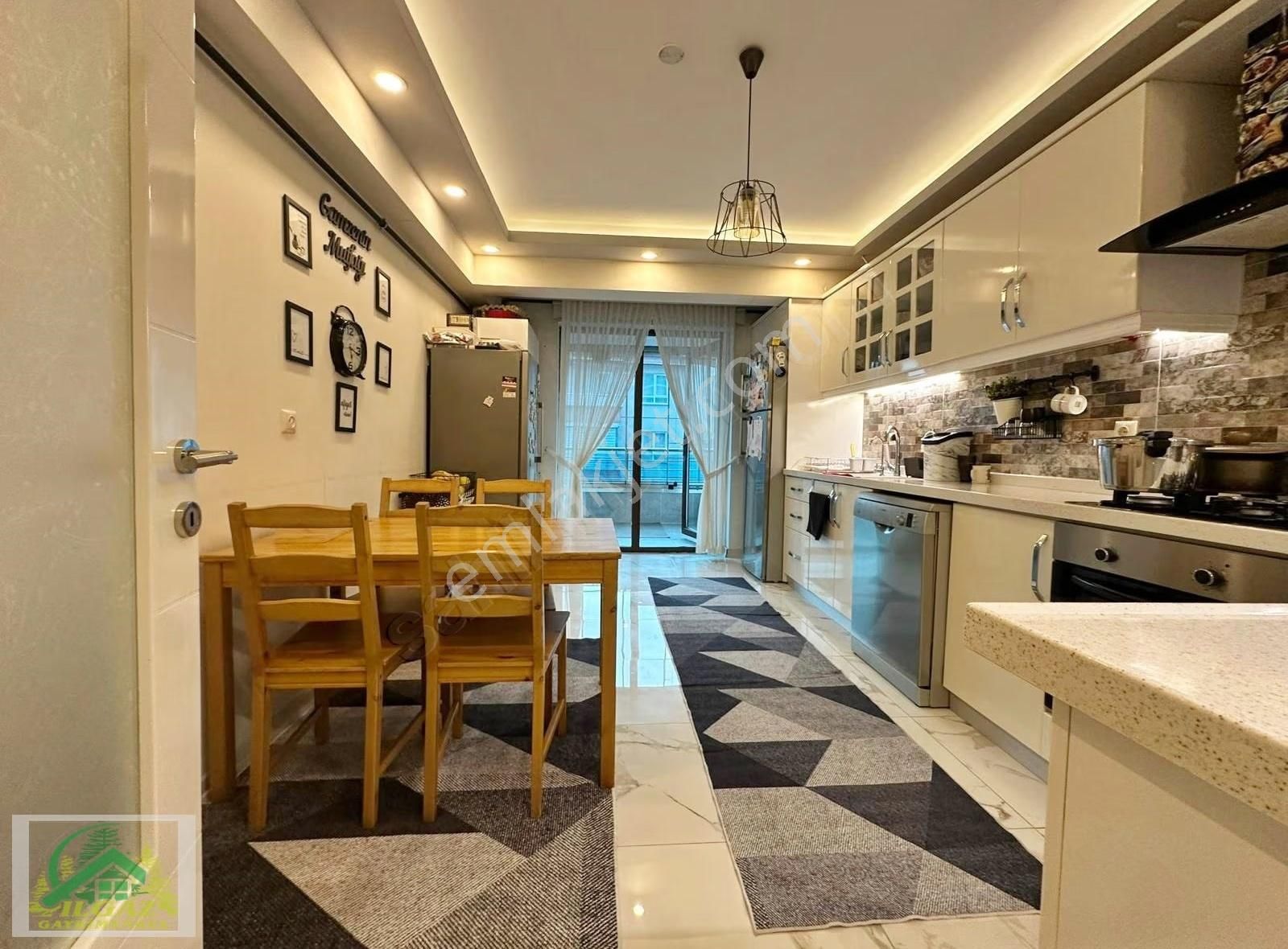 Ayvalı'da Seval Cd. Yakını 4+1 Ara Kat Teras Balkon Lüks Yapılı - Görsel 7