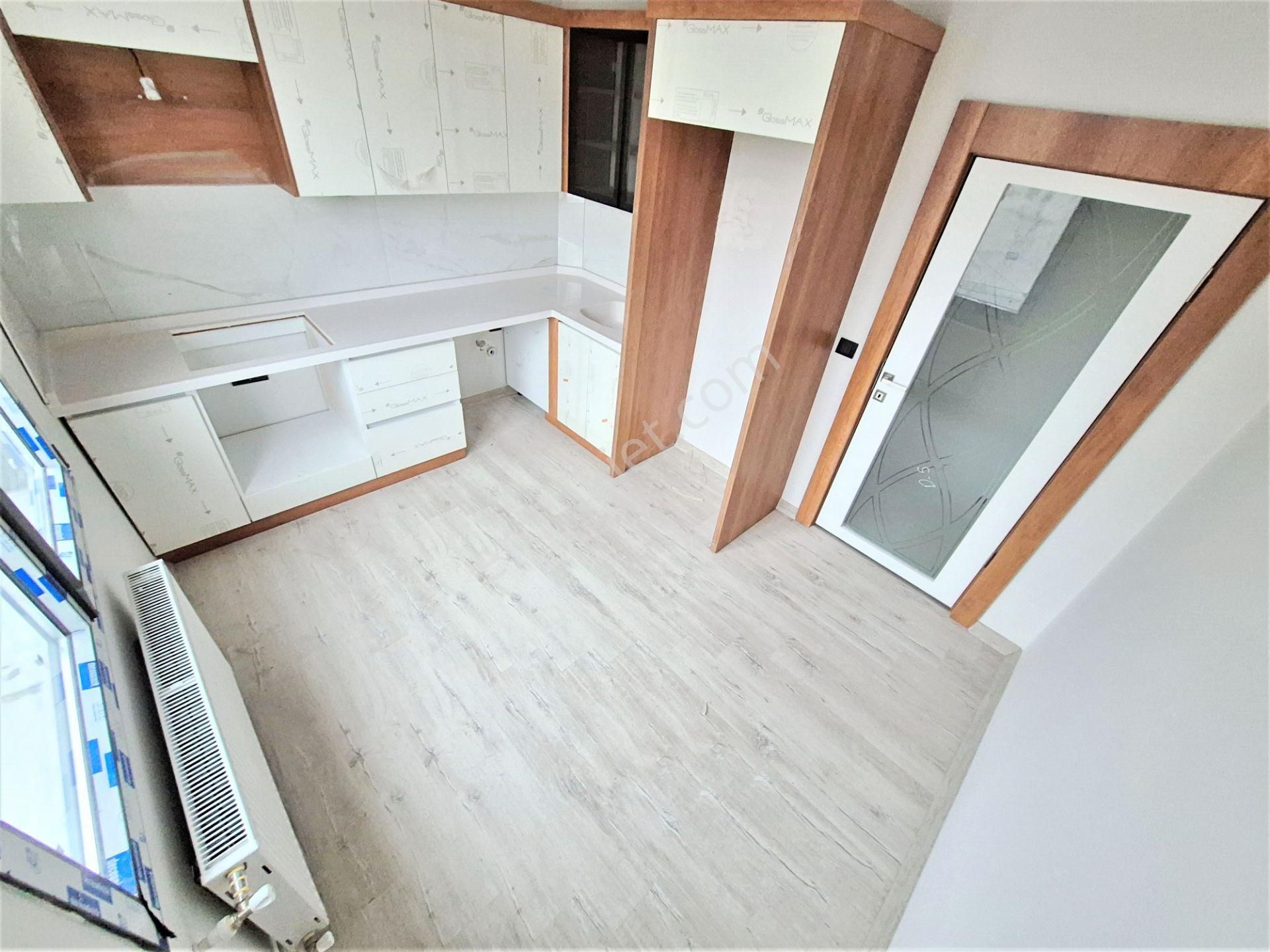 🌀gültaş Emlaktan Edremit Merkezde Ara Kat Ön Cephe Asansörlü Doğalgazlı 2+1 Daire - Görsel 8