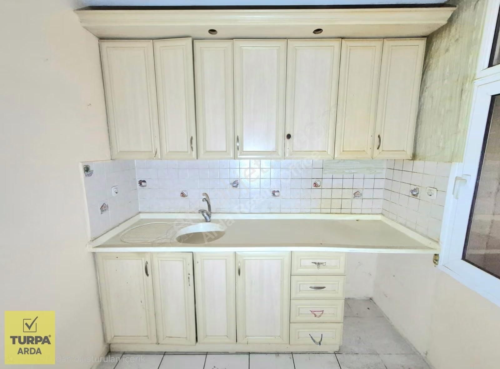 K.yaka Çarşı Ve Yuva Yakını Çift Cephe Balkon Geniş 3+1 150 M2 - Görsel 9