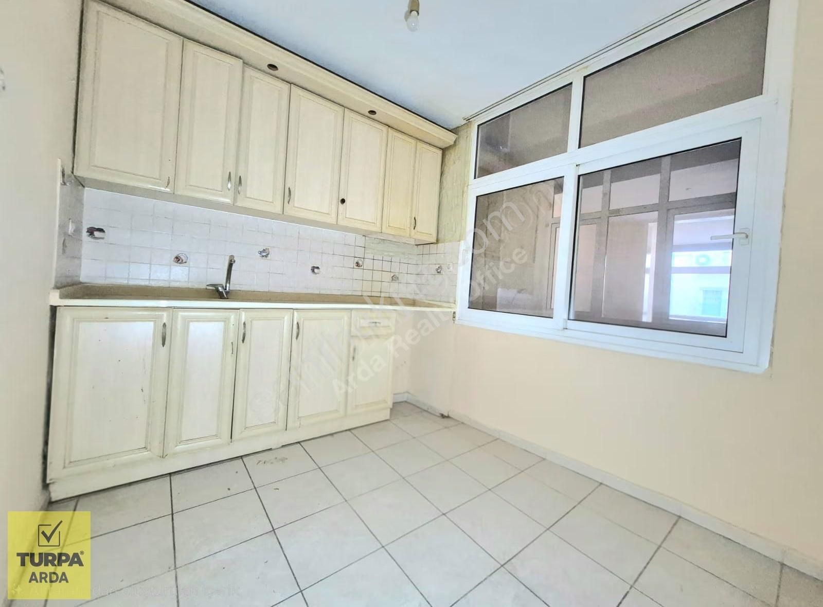 K.yaka Çarşı Ve Yuva Yakını Çift Cephe Balkon Geniş 3+1 150 M2 - Görsel 6