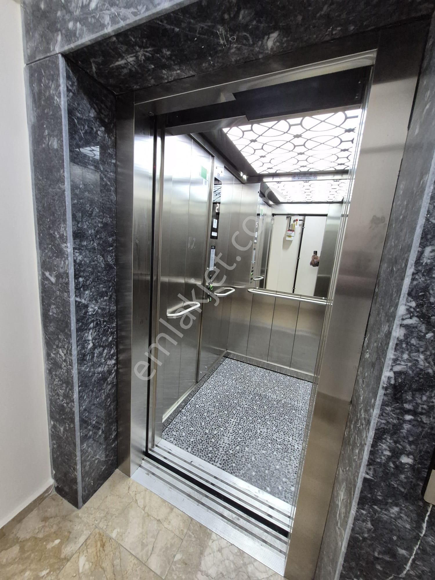 Buca Laleli Mahallesi//uçanyolyakını/asansörlü//m.caddesine 50metre//2yıllık//2+1//4.kat - Görsel 17