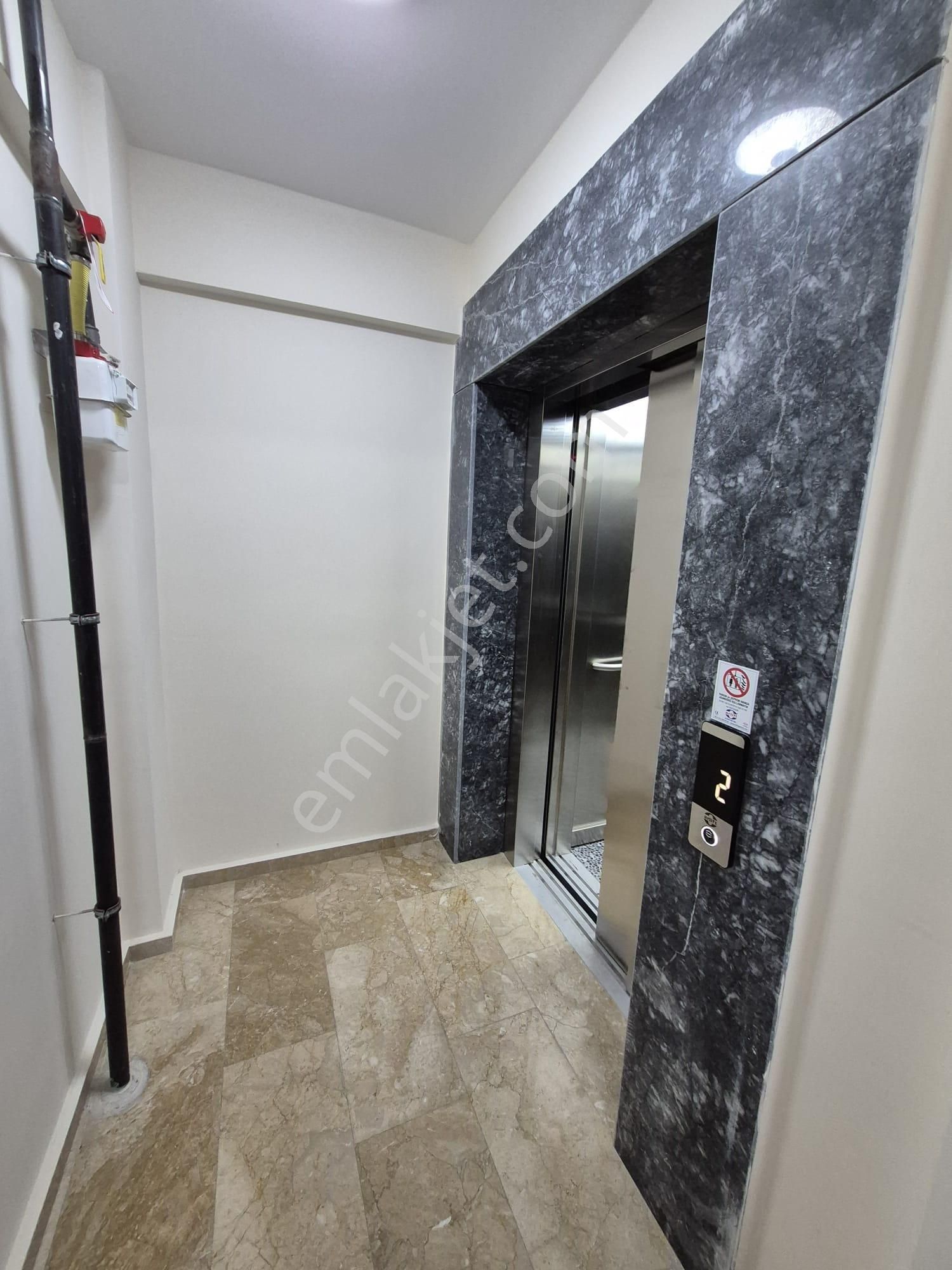 Buca Laleli Mahallesi//uçanyolyakını/asansörlü//m.caddesine 50metre//2yıllık//2+1//4.kat - Görsel 16