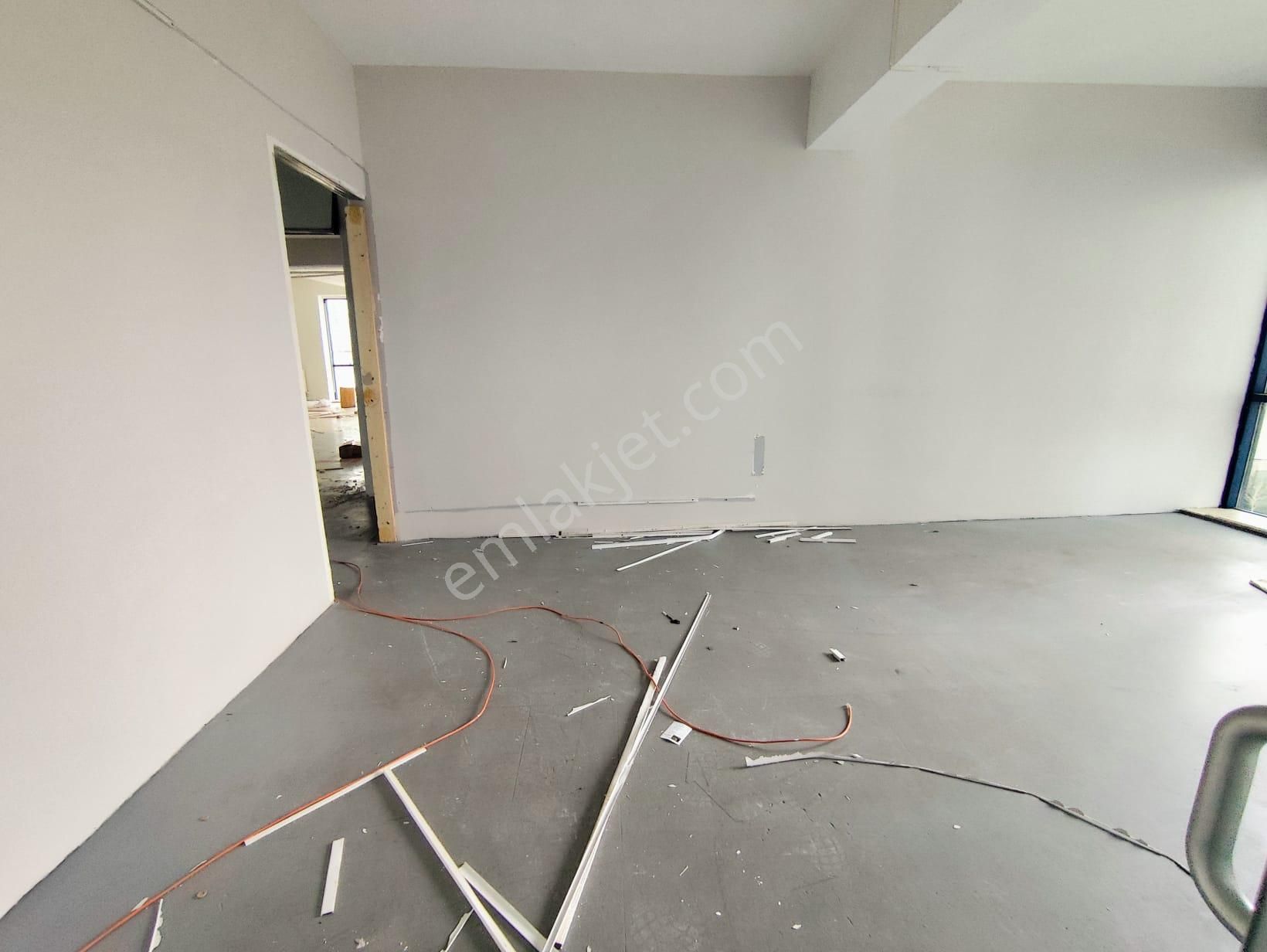 Mertcan Dan E5' Paralel 450m2 Kullanıma Hazır Kiralık İş Yeri - Görsel 15